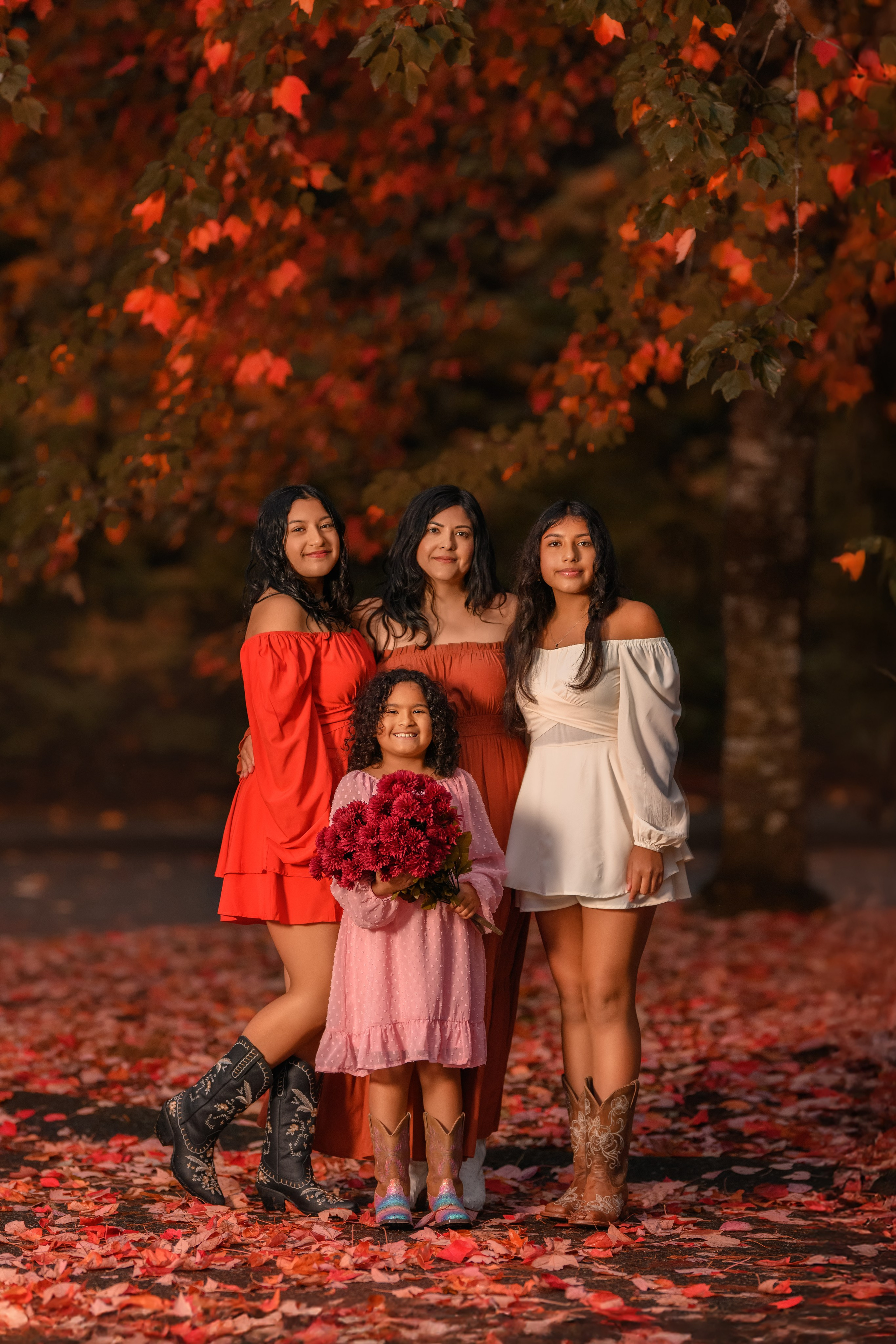Yissel and her family. Wedding & family photography in Seattle area. Helen Michelle photographer