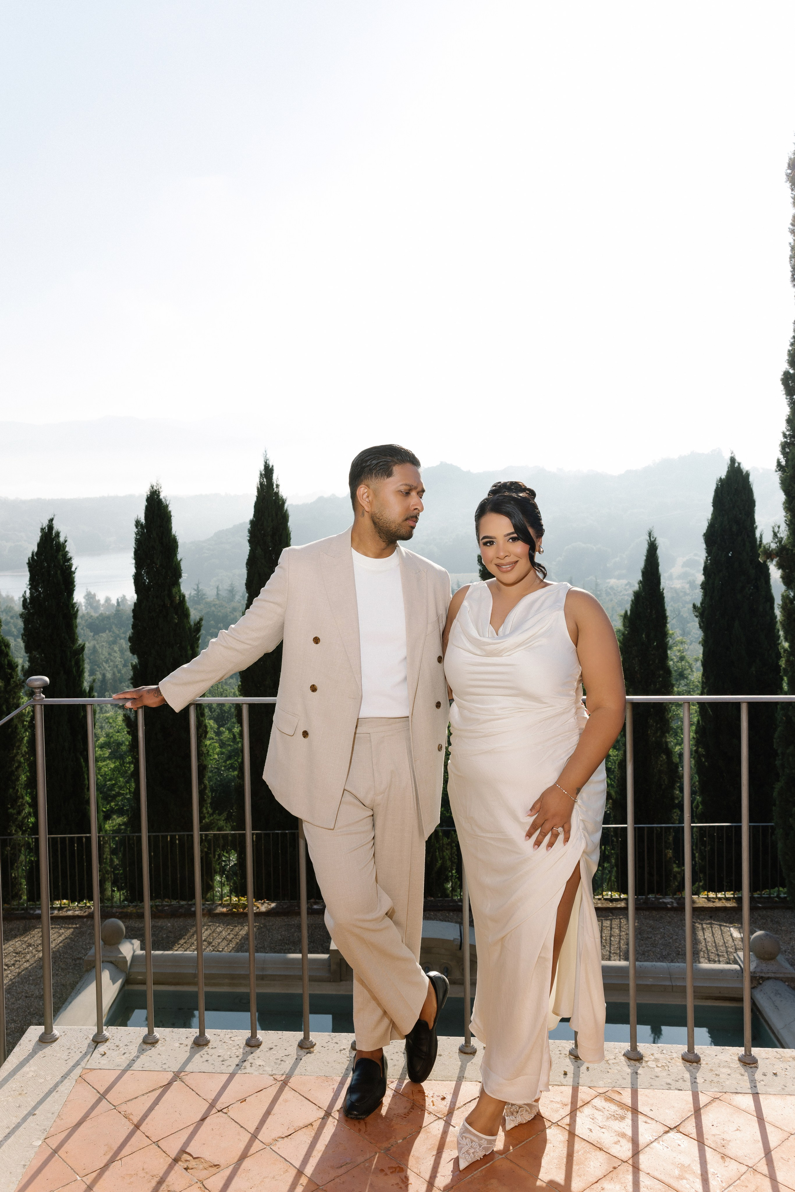 Pre-wedding in Tuscany. Wedding photographer Italy