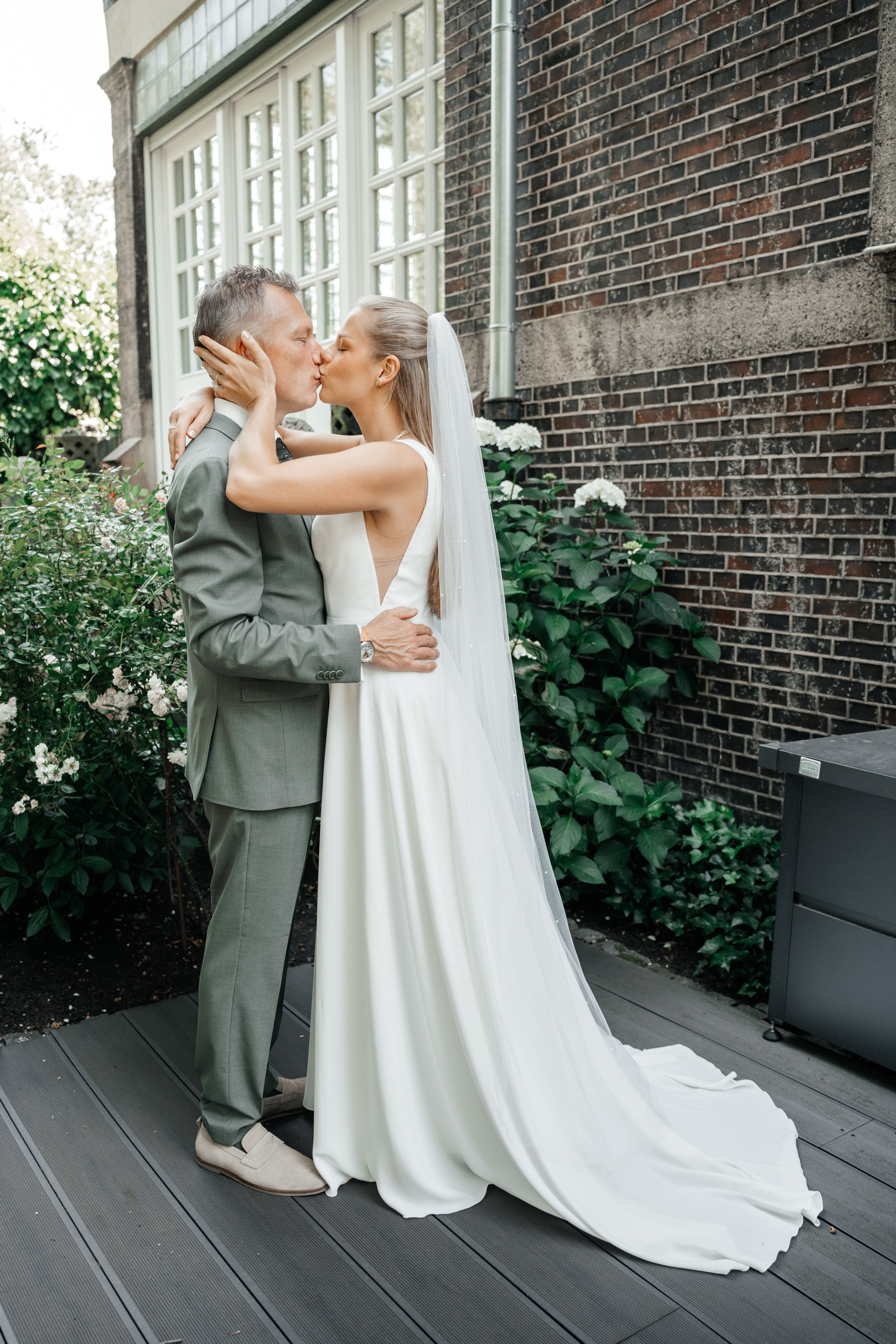 H & S, AVERDUNKSHOF. Wedding Photographer Germany