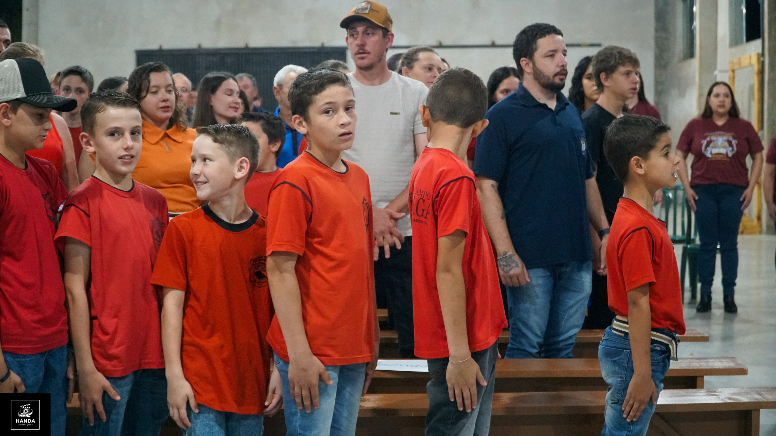 Noite autógrafos colégio Aurélio Buarque de Holanda. Handa Produções