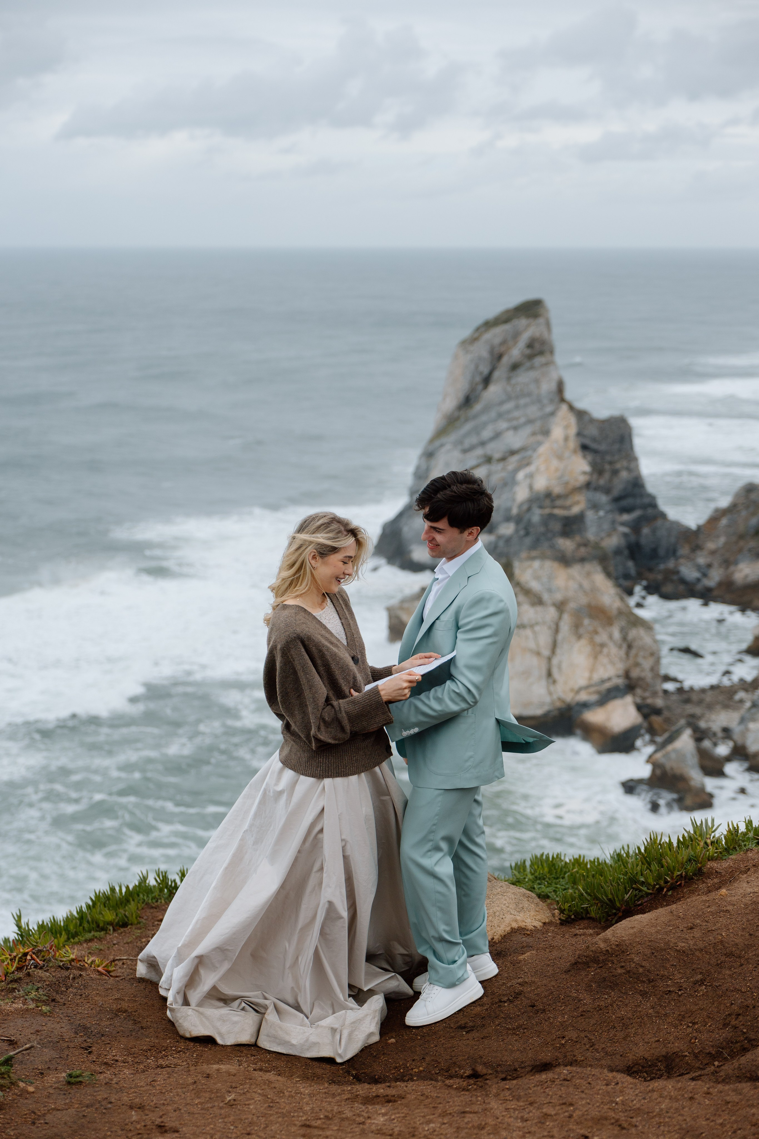 Vivien & Razvan. Main