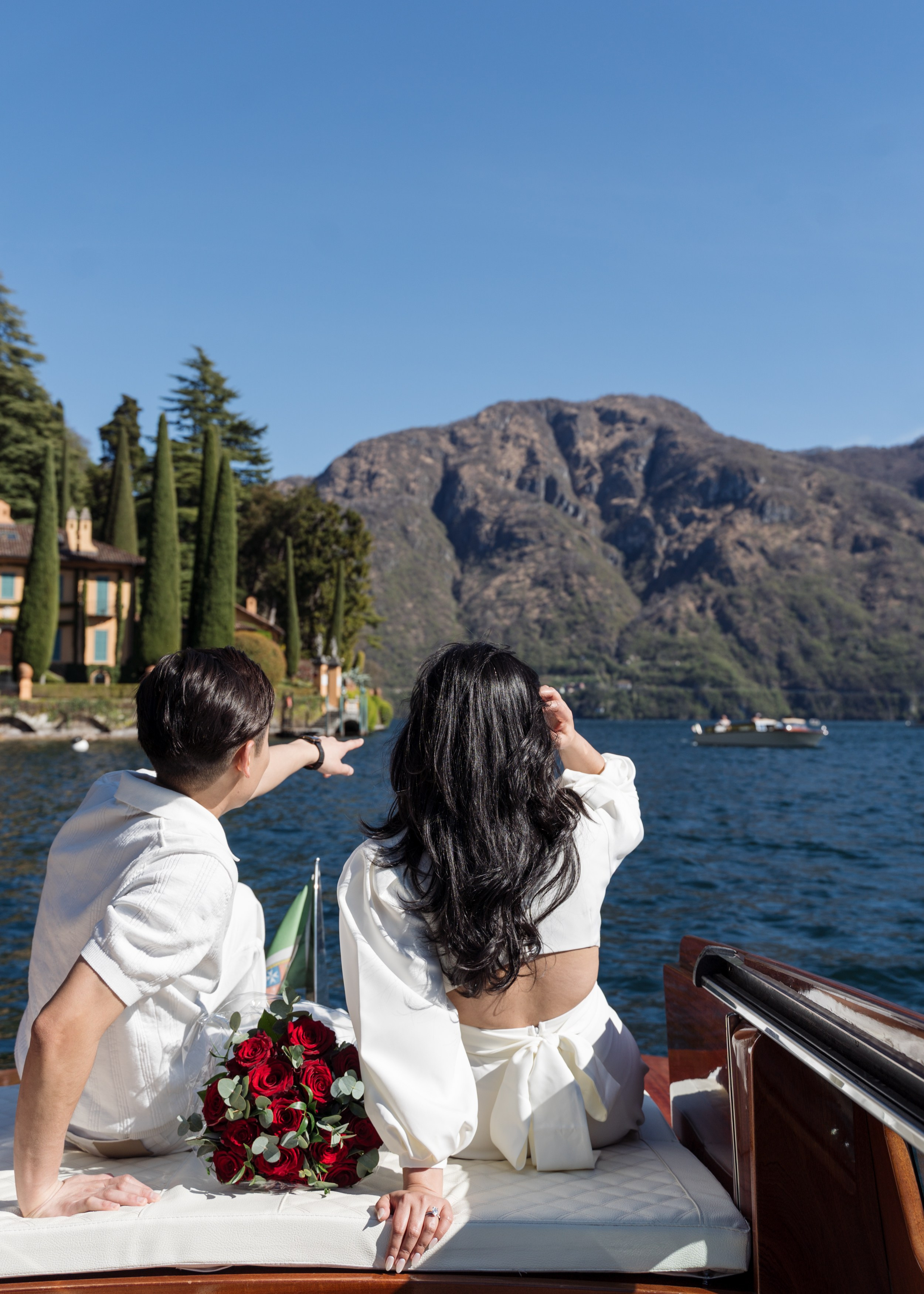 Secret Proposal on a Boat in Lake Como. Proposal Photographer in Lake Como