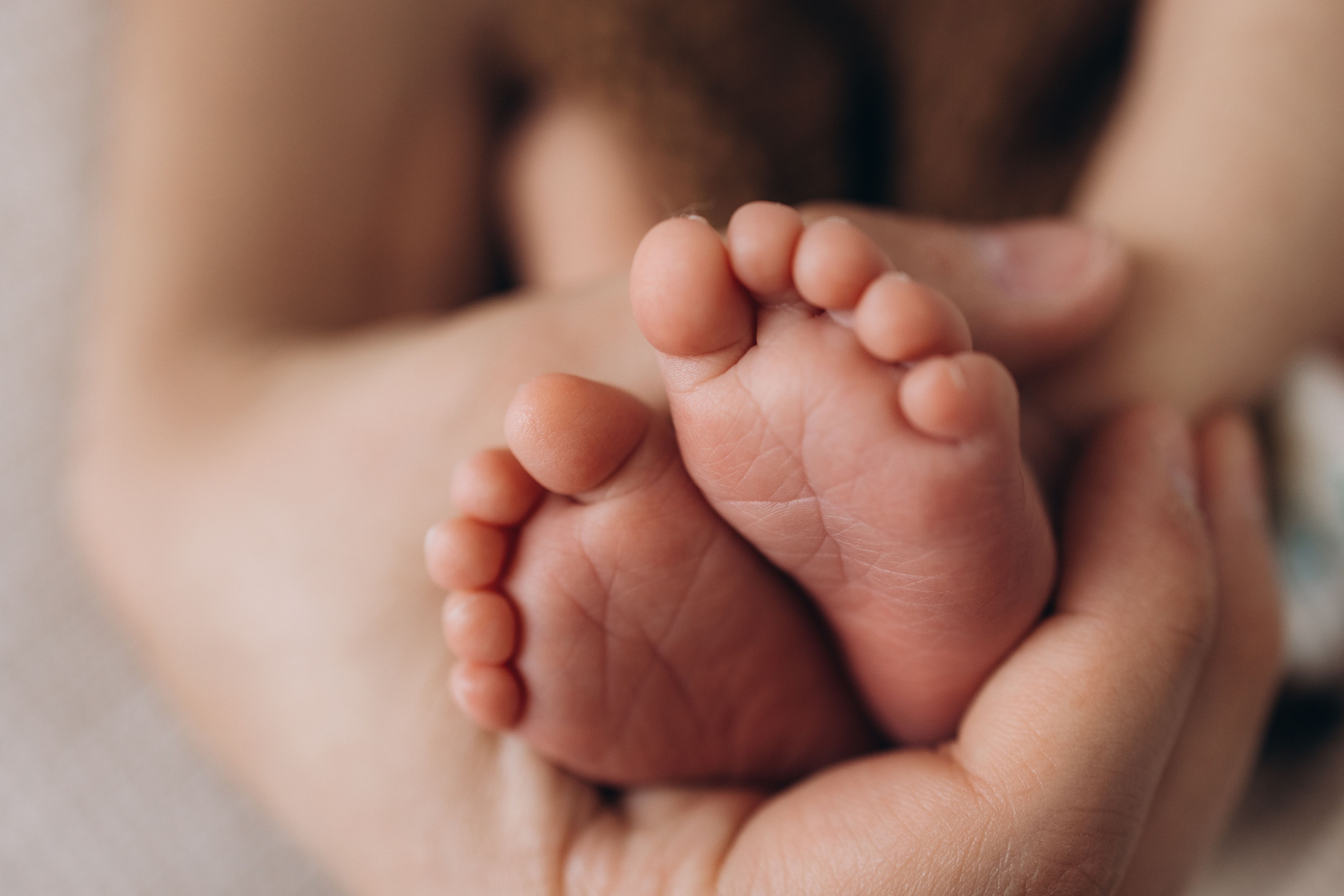 Tiny details. Фотограф родов, семей и новорожденных малышей в Дубае