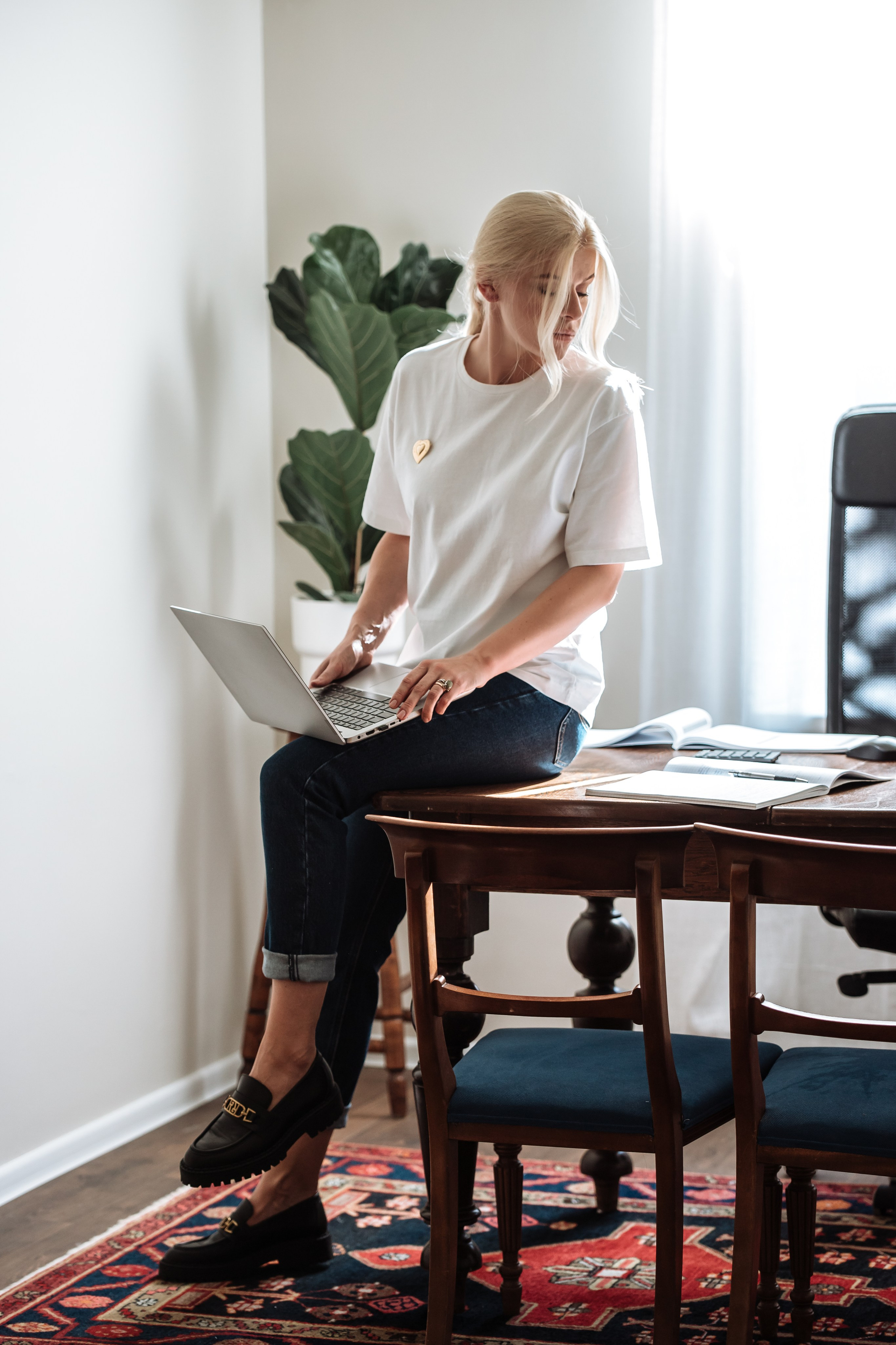 Agata|numerologė, radikalaus atleidimo trenerė. Wedding, christening and family photographers in Vilnius, Lithuania