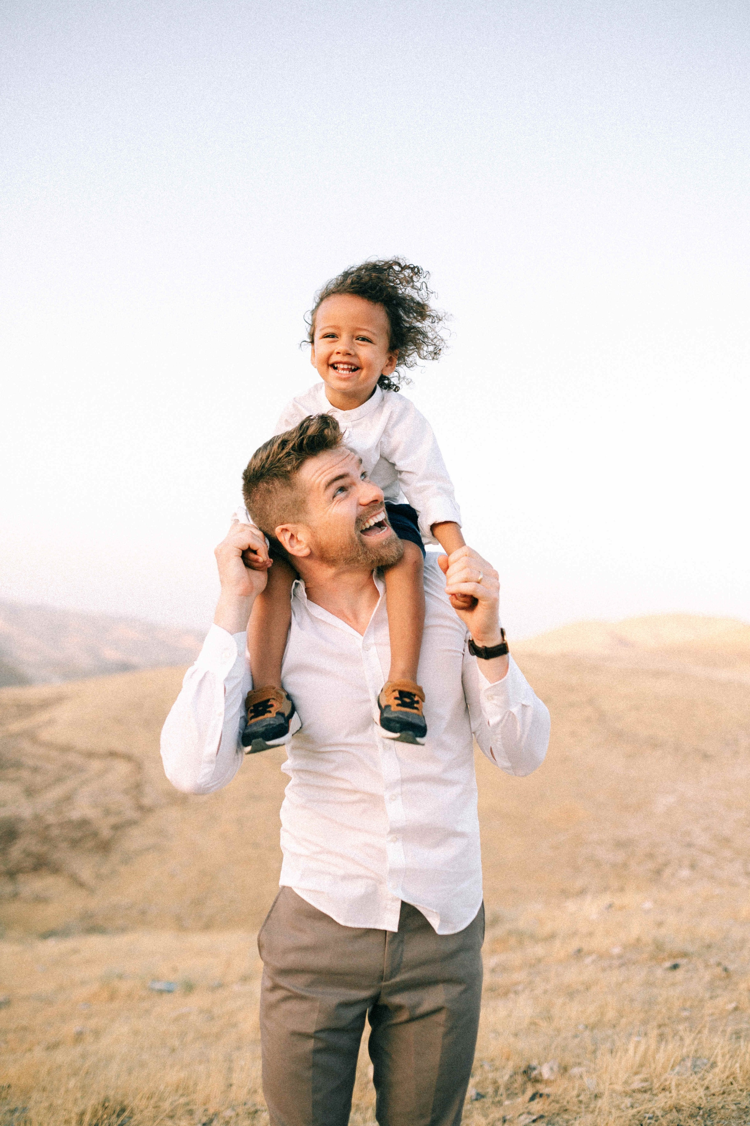 PHOTO SESSION IN THE DESERT NEAR MAALE ADUMIM. PHOTOGRAPHER IN ISRAEL