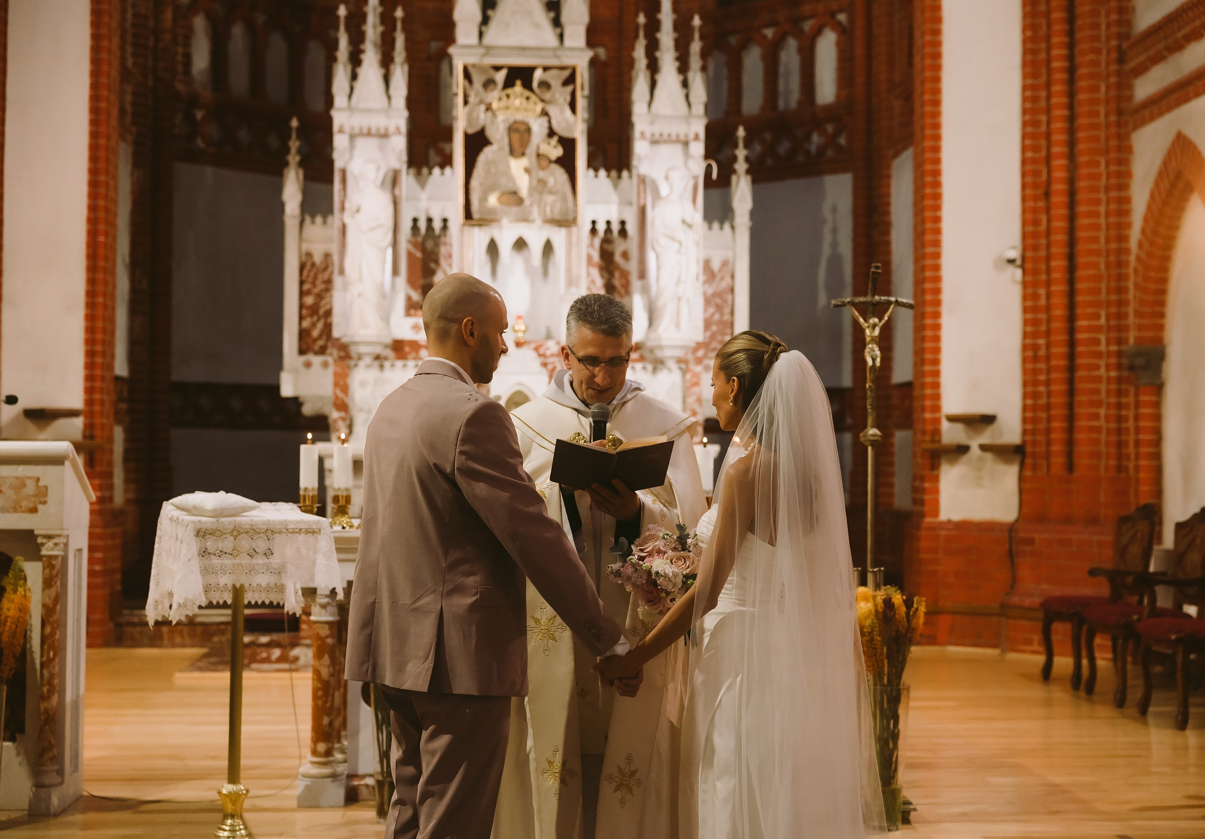 Justė ir Henrikas | Lietingos jaukios vestuvės Palangoje. Vestuvių ir šeimų fotografė Lena Bondarenko / belove photo