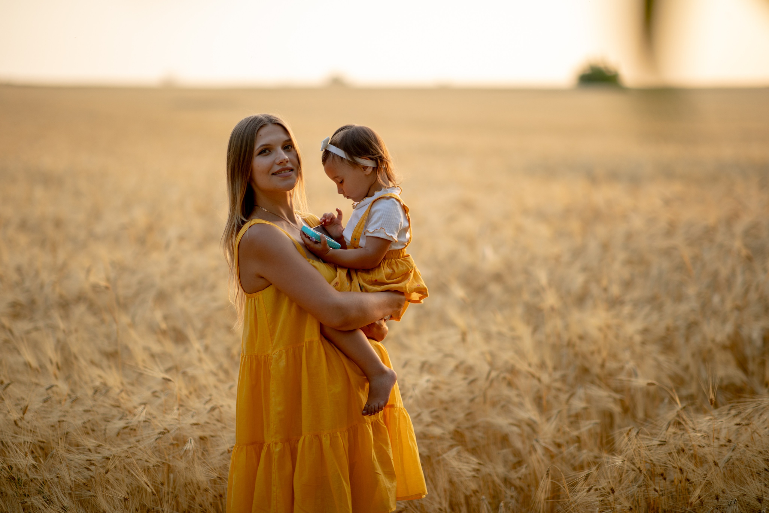 Family photo Maria si Elenica. N.D.photograph - fotograf de familie și portrete în Republica Moldova