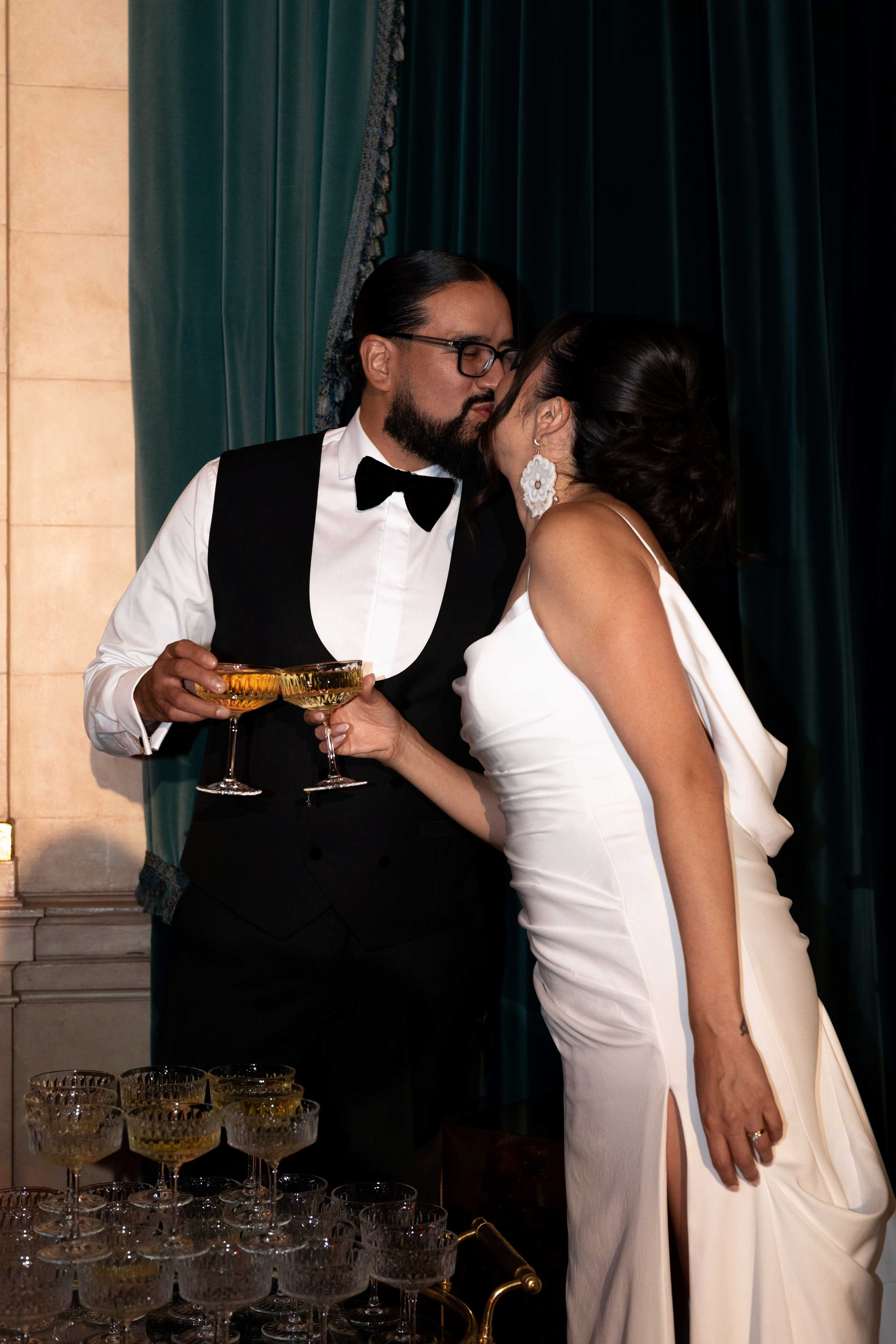 Danielle & Blake (The Fort Garry). Wedding Photographer in Winnipeg — Cinematic & Timeless by Vitiuk Photography