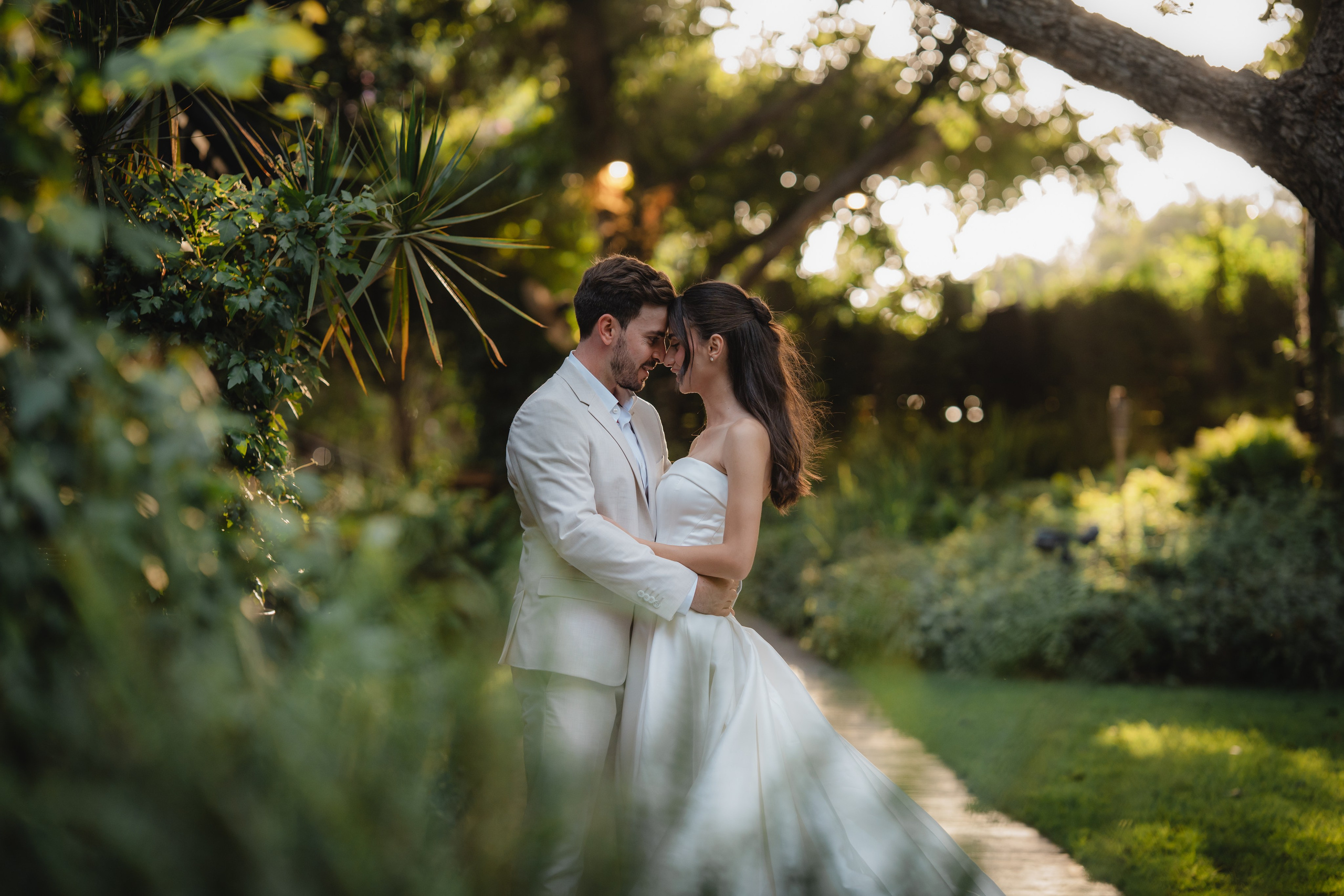 WEDDINGS. CAMELLIA ART PHOTOGRAPHY