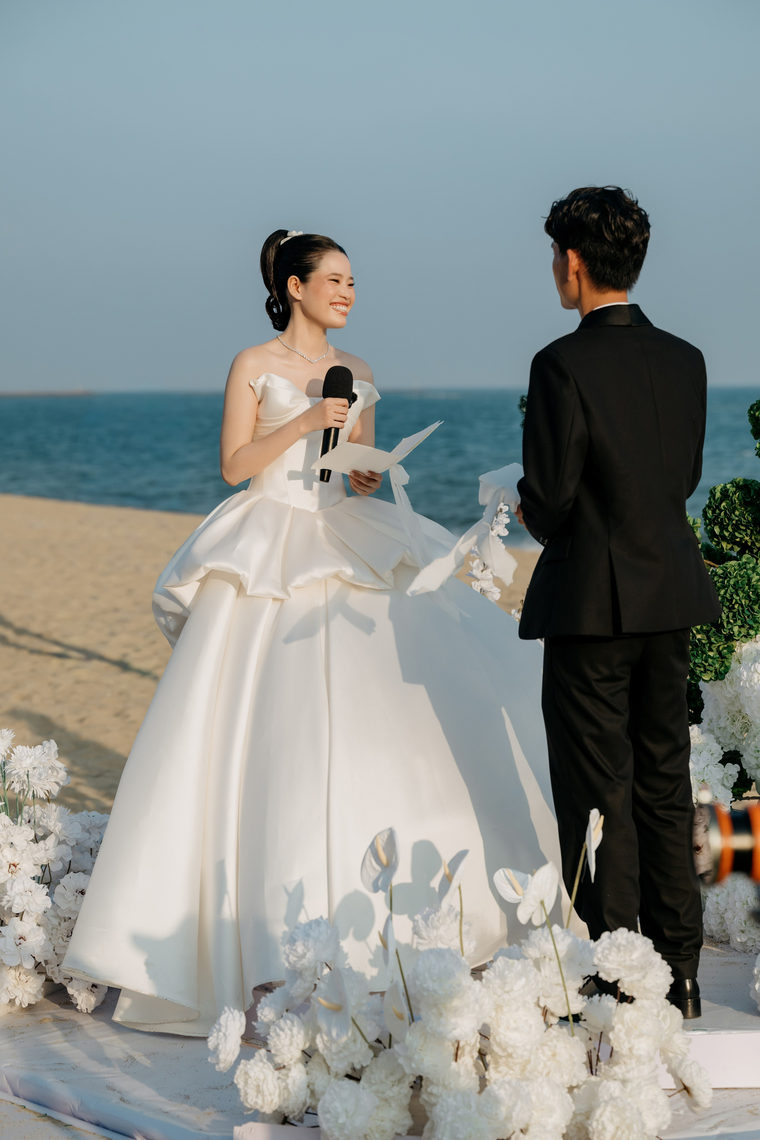 DIEU & THINH/Destination Wedding. Nhiếp ảnh gia đám cưới hàng đầu tại Thành Phố Hồ Chí Minh