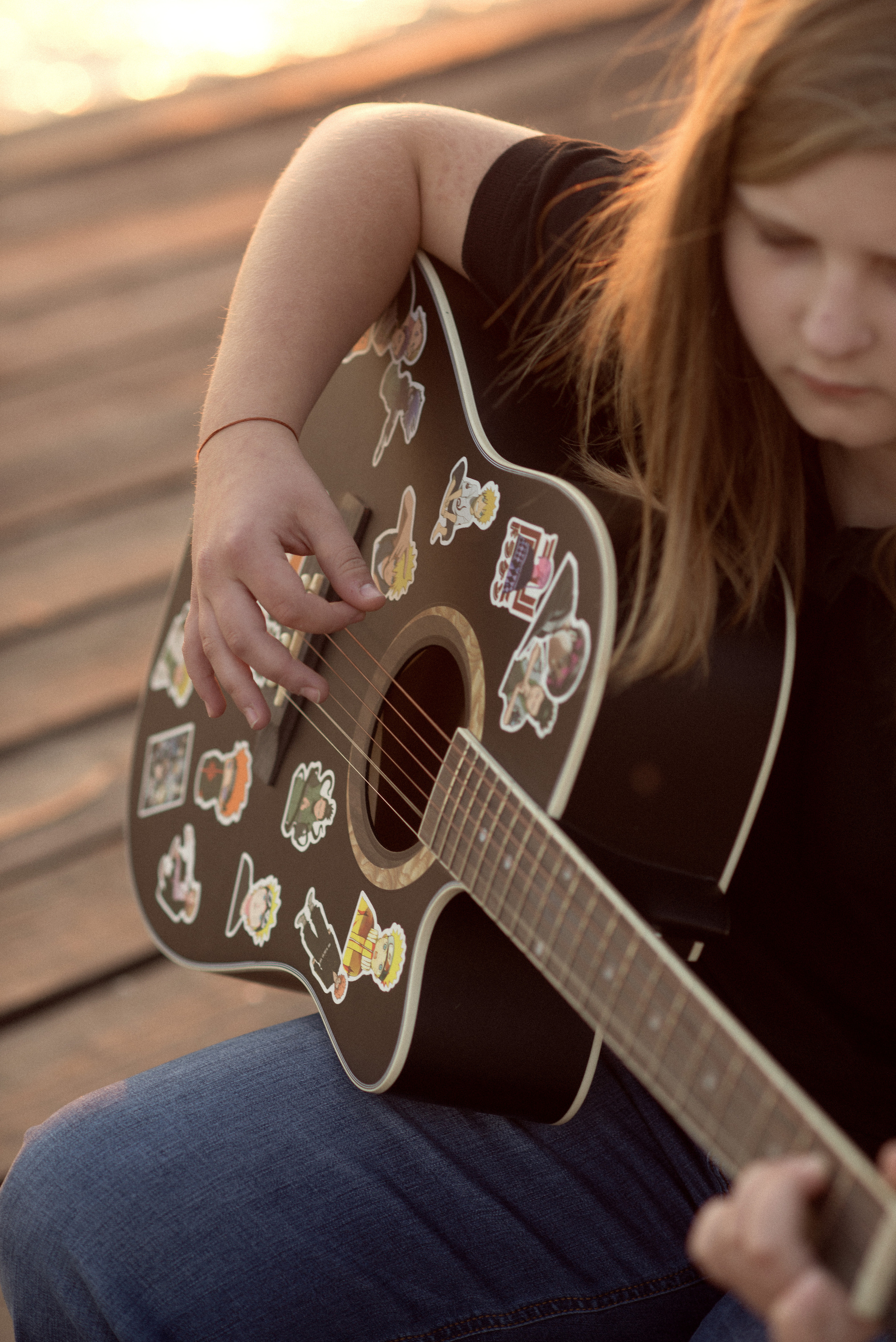 MOM&DAUGHTER SHOOTING AT SEA