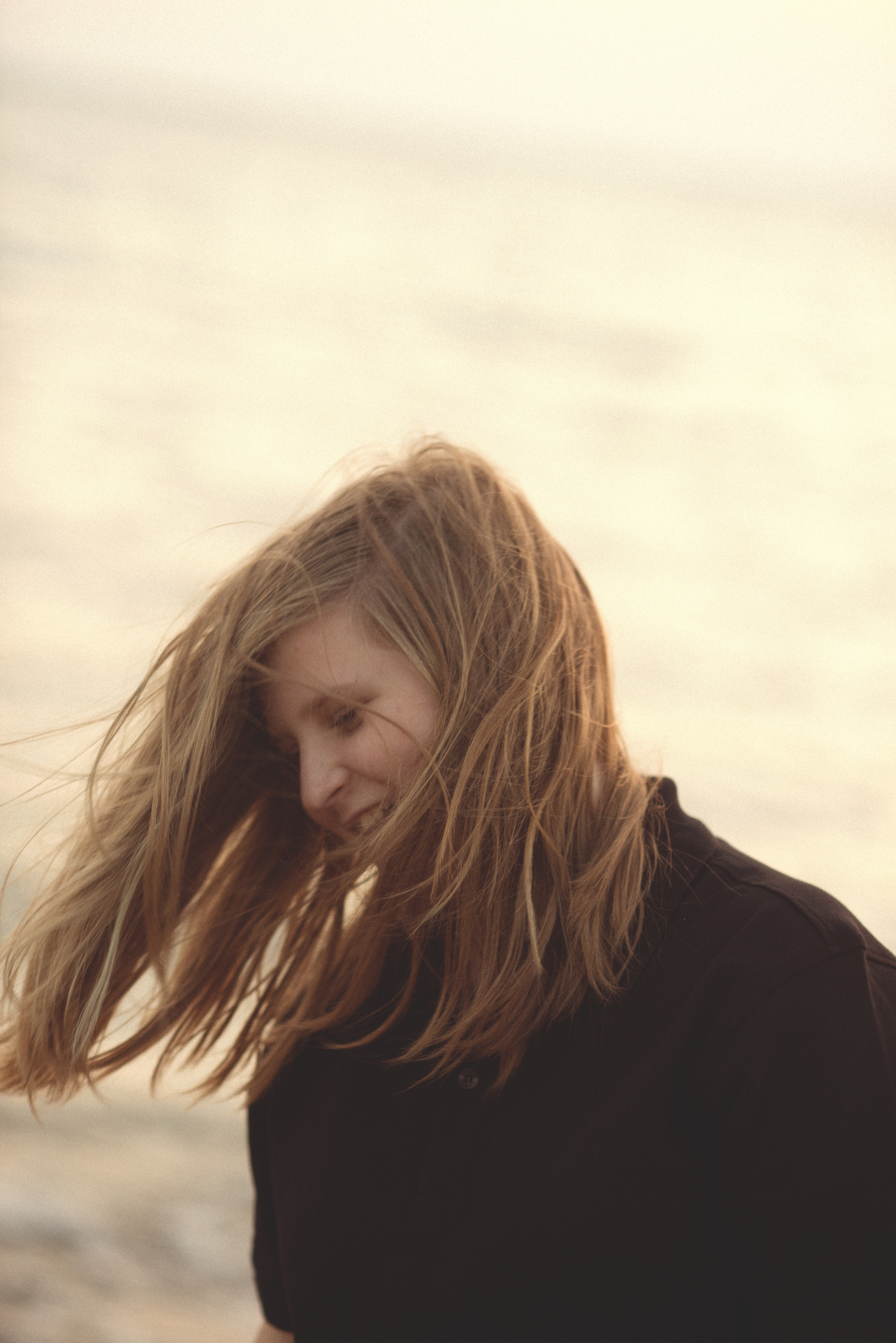 MOM&DAUGHTER SHOOTING AT SEA