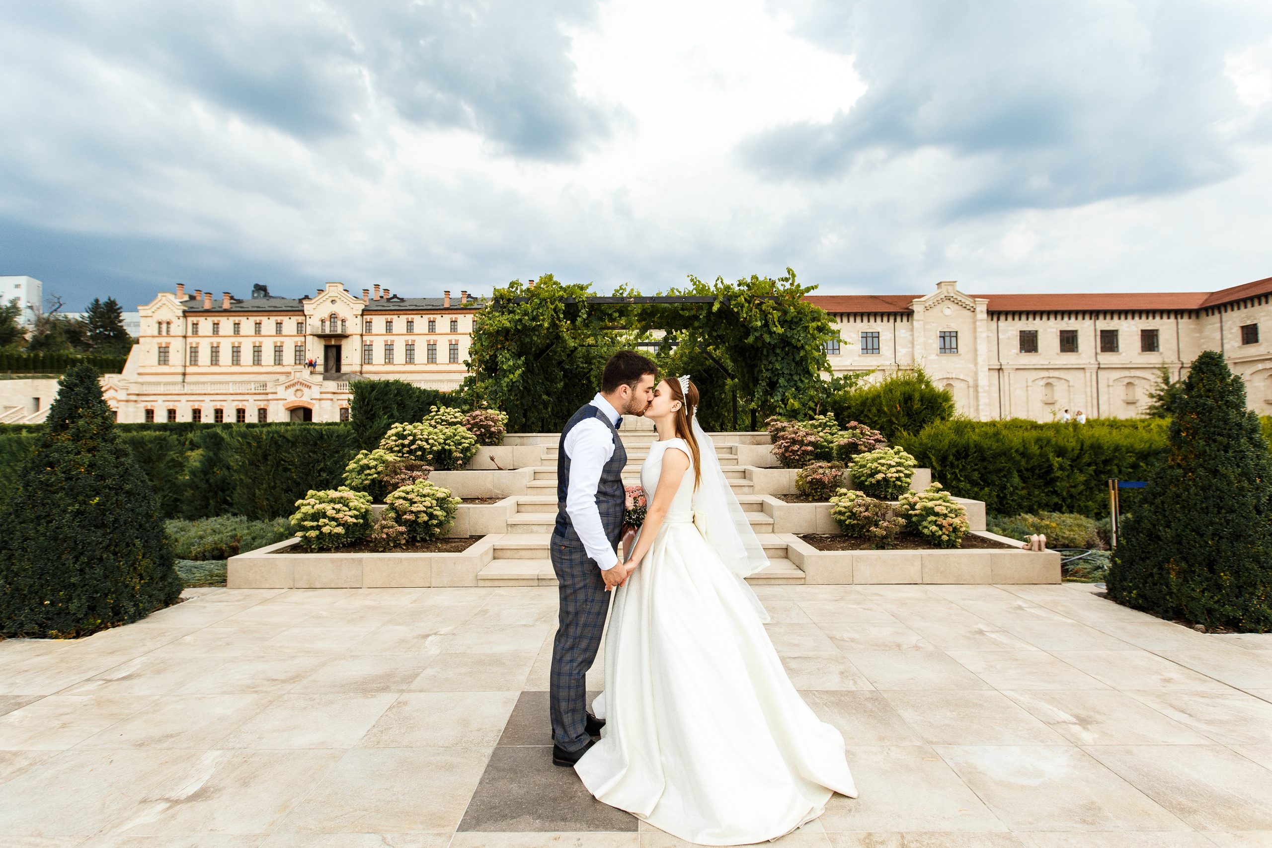 Denis & Nicoleta | Castel Mimi, Moldova. Dinumalancea.com — fotograf de nunta si familie. Moldova, Romania, UE
