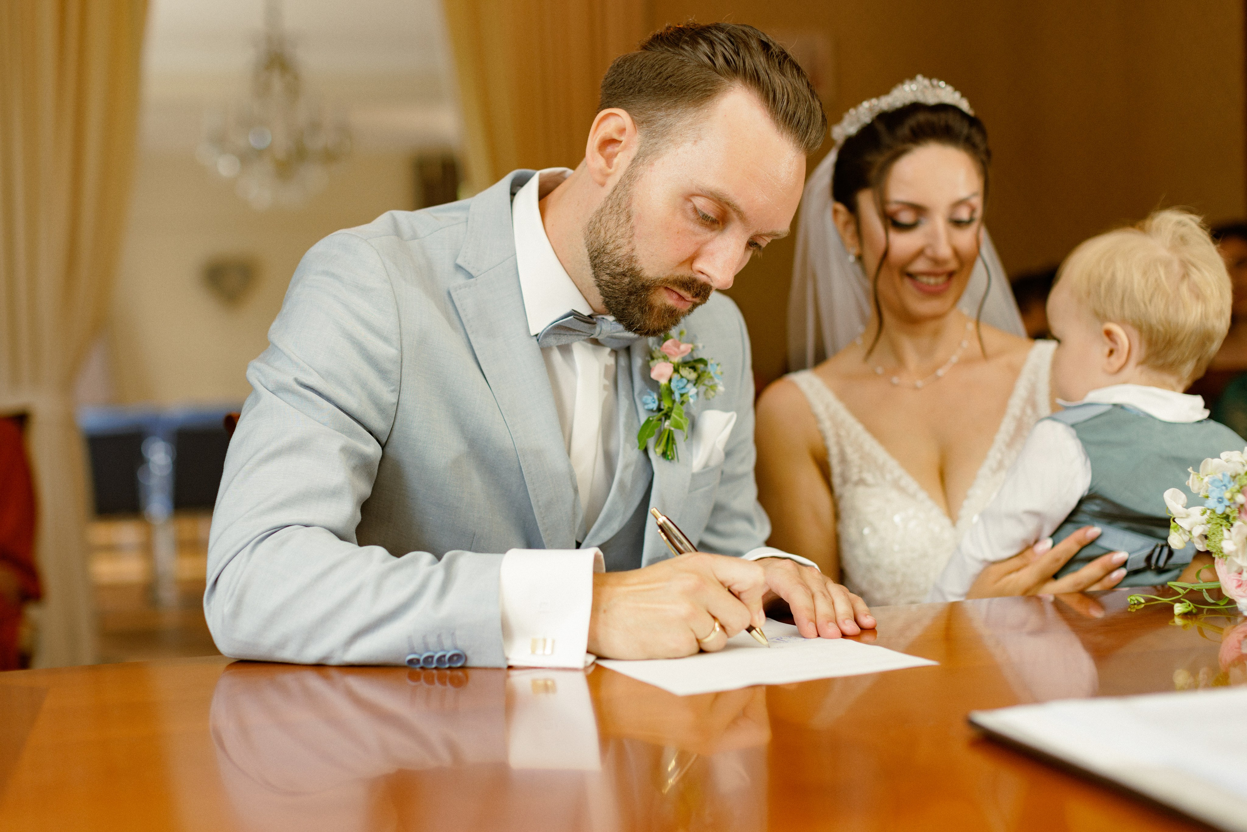 Hochzeitsfotografie in der Weißen Villa Elmshorn | Historischer Charme in Schleswig-Holstein. Hochzeitsfotograf und Hochzeitsvideograf aus Hamburg | Roka21Film