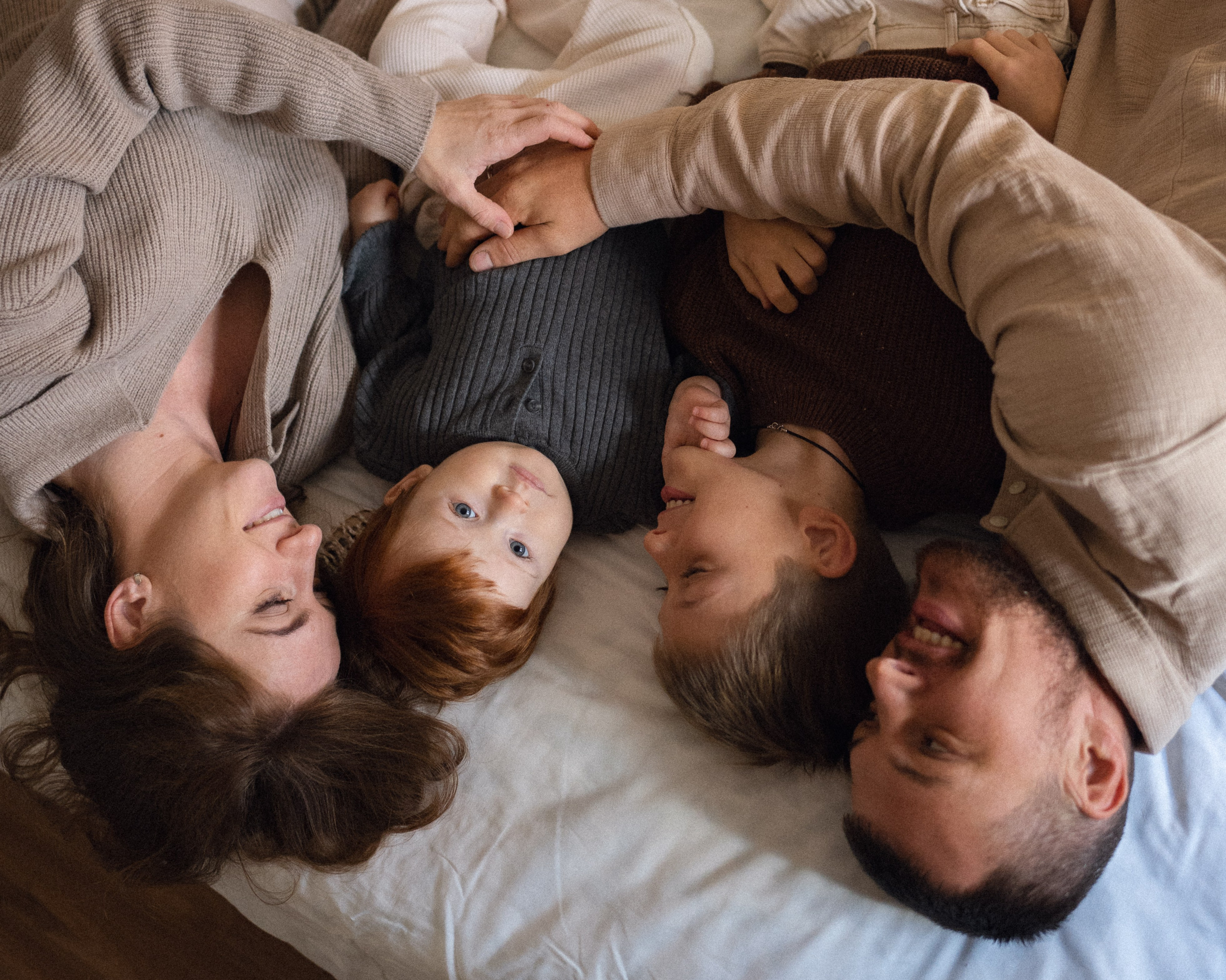 Family Photoshoot Spain with kids. Photographer in Madrid, Spain. Alyona Belyaninova