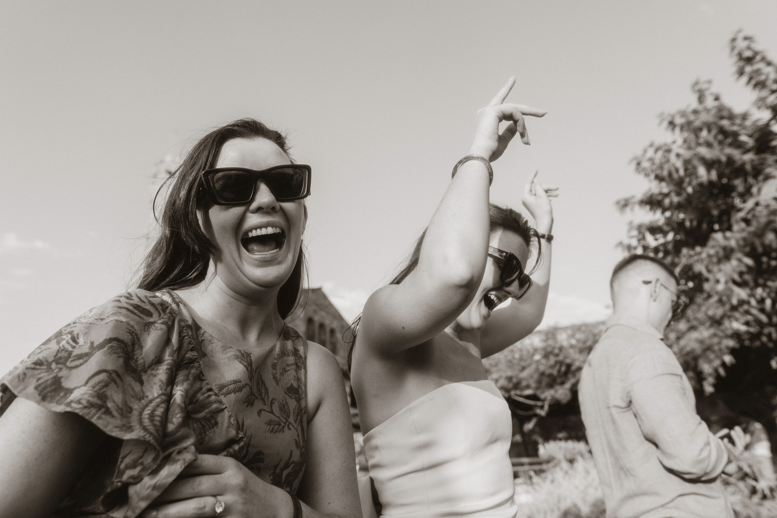 Lauren & Jamie. Hotel Castell d’Emporda. Paola fotógrafo / videografo de bodas en Barcelona