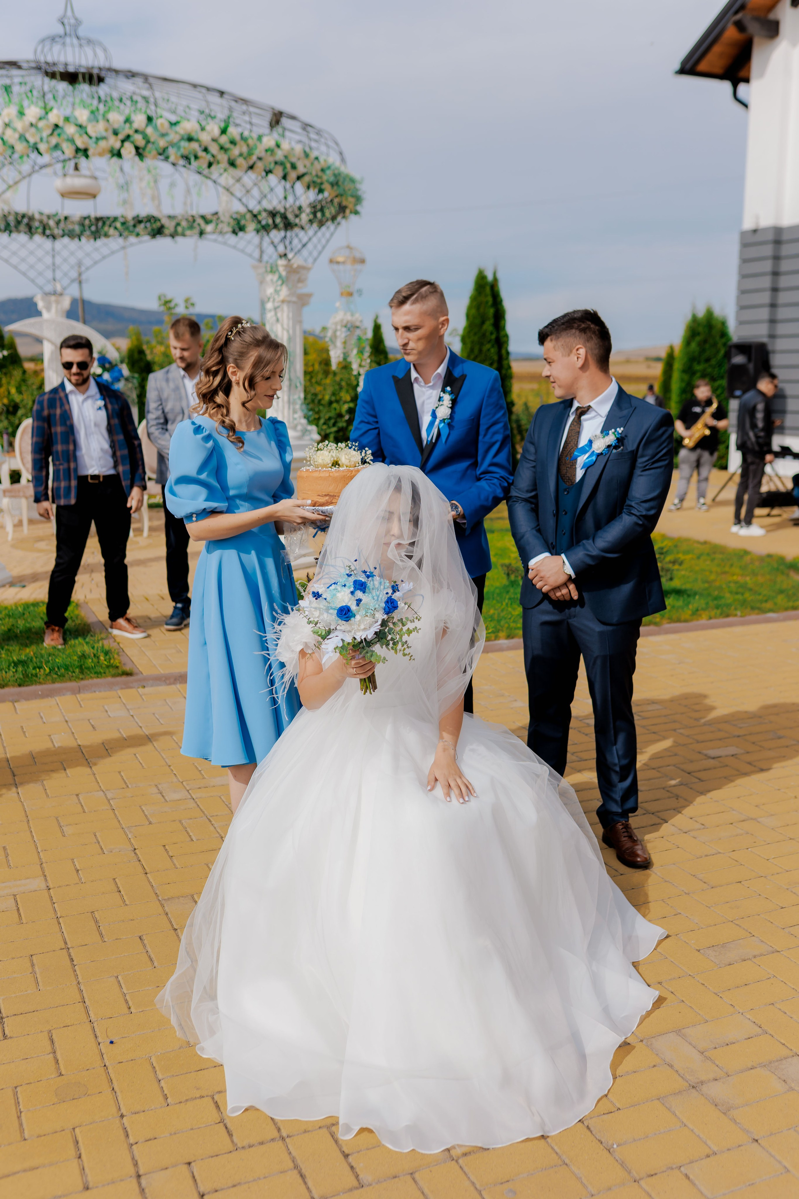 Loredana & Emilian – Ziua Nunții | Videografie - fotografie Botez Suceava, Iași, Botoșani. Servicii foto-video profesionale, pentru momente de neuitat