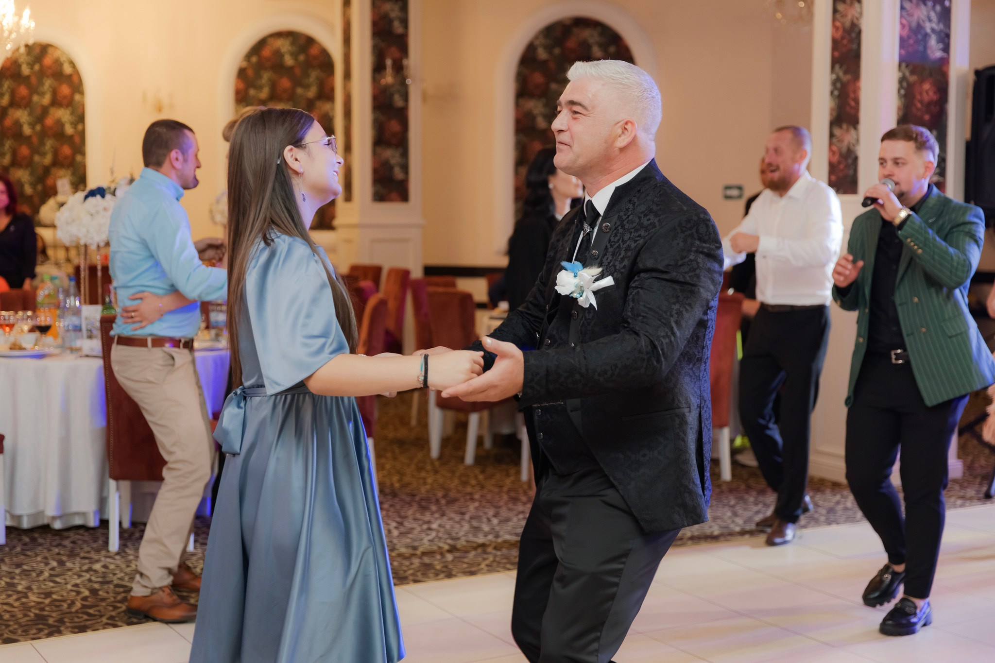 Mihai & Oana. Servicii foto-video profesionale, pentru momente de neuitat