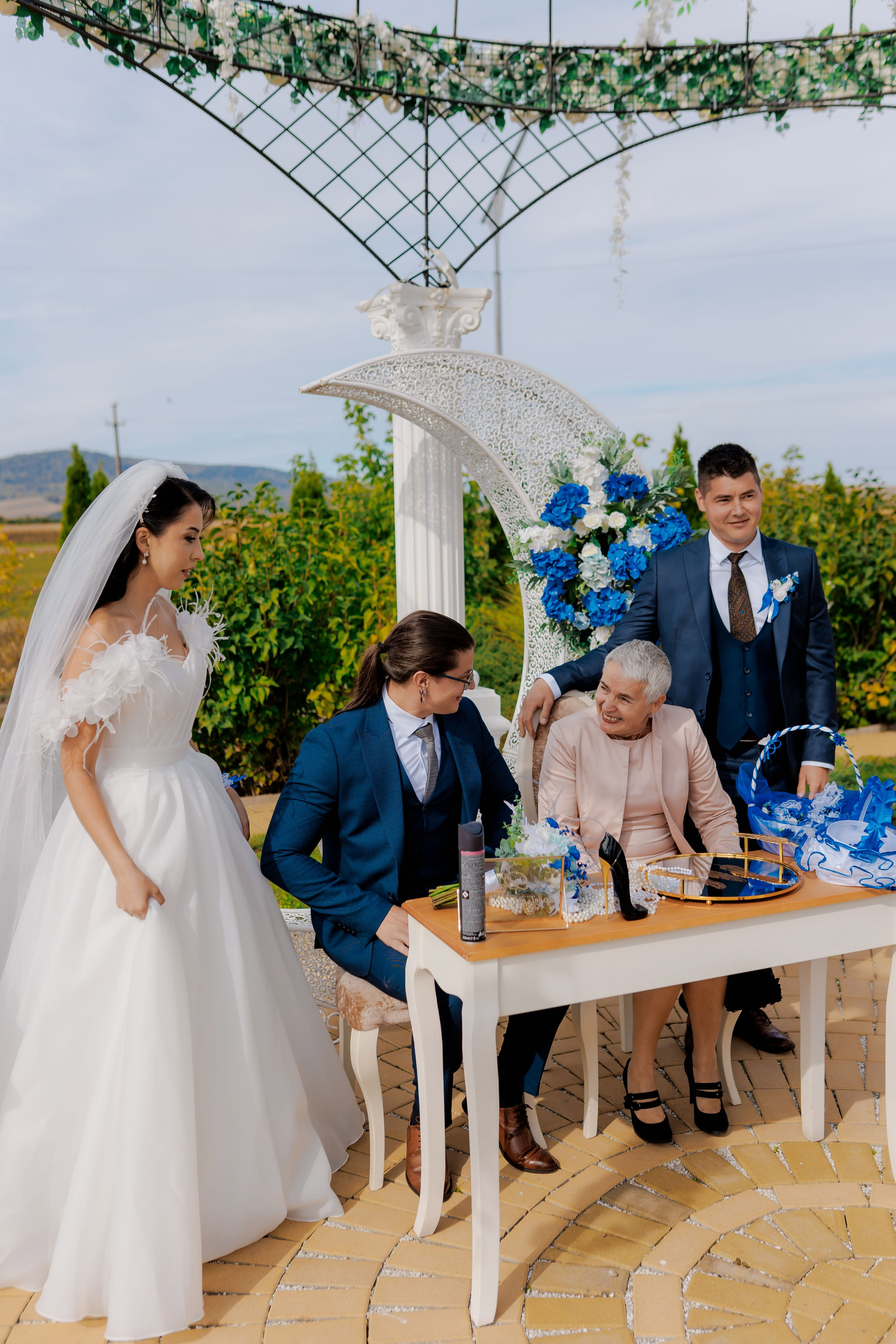 Loredana & Emilian – Ziua Nunții | Videografie - fotografie Botez Suceava, Iași, Botoșani. Servicii foto-video profesionale, pentru momente de neuitat