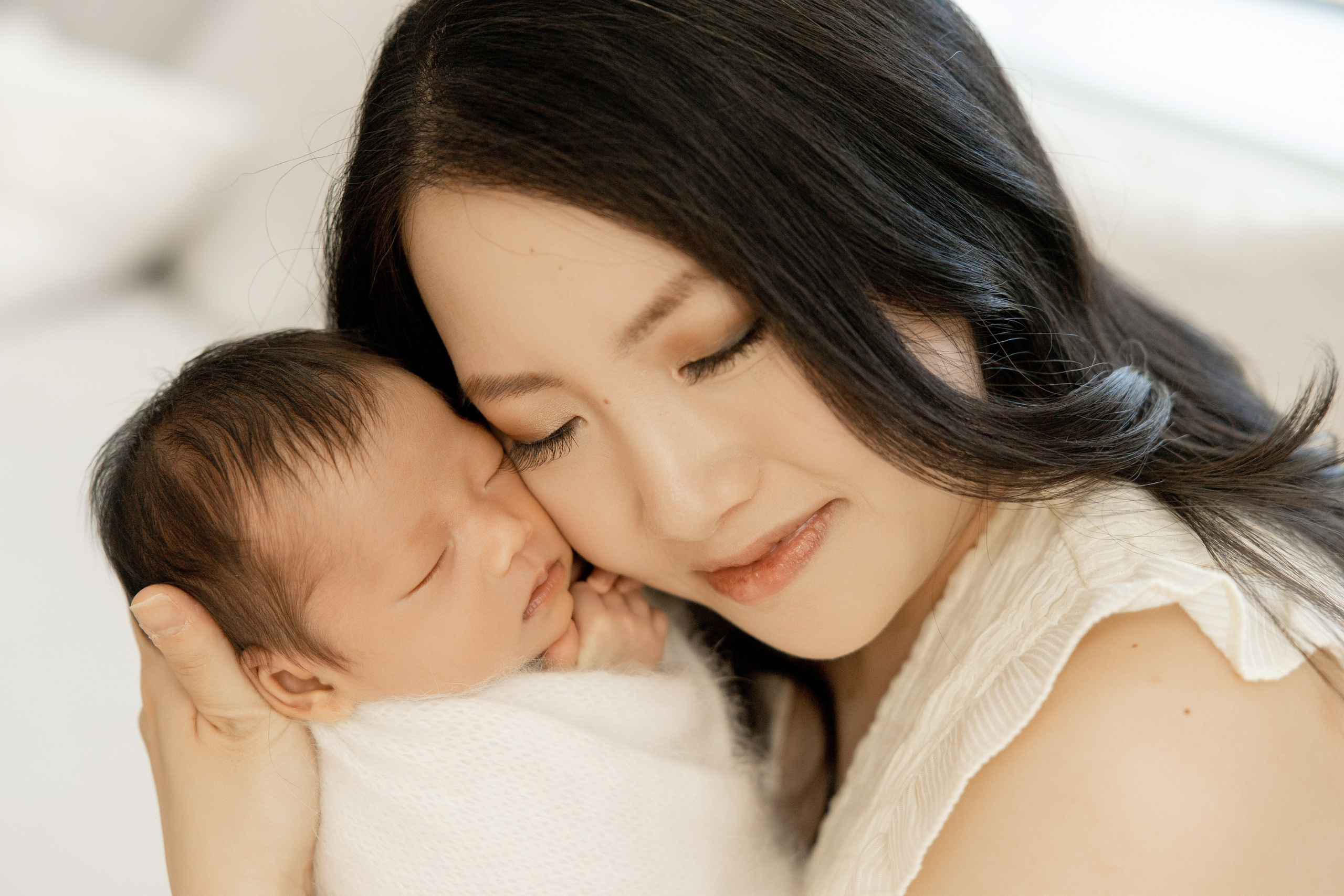 Newborn Lifestyle. Family photographer in Bay Area, California