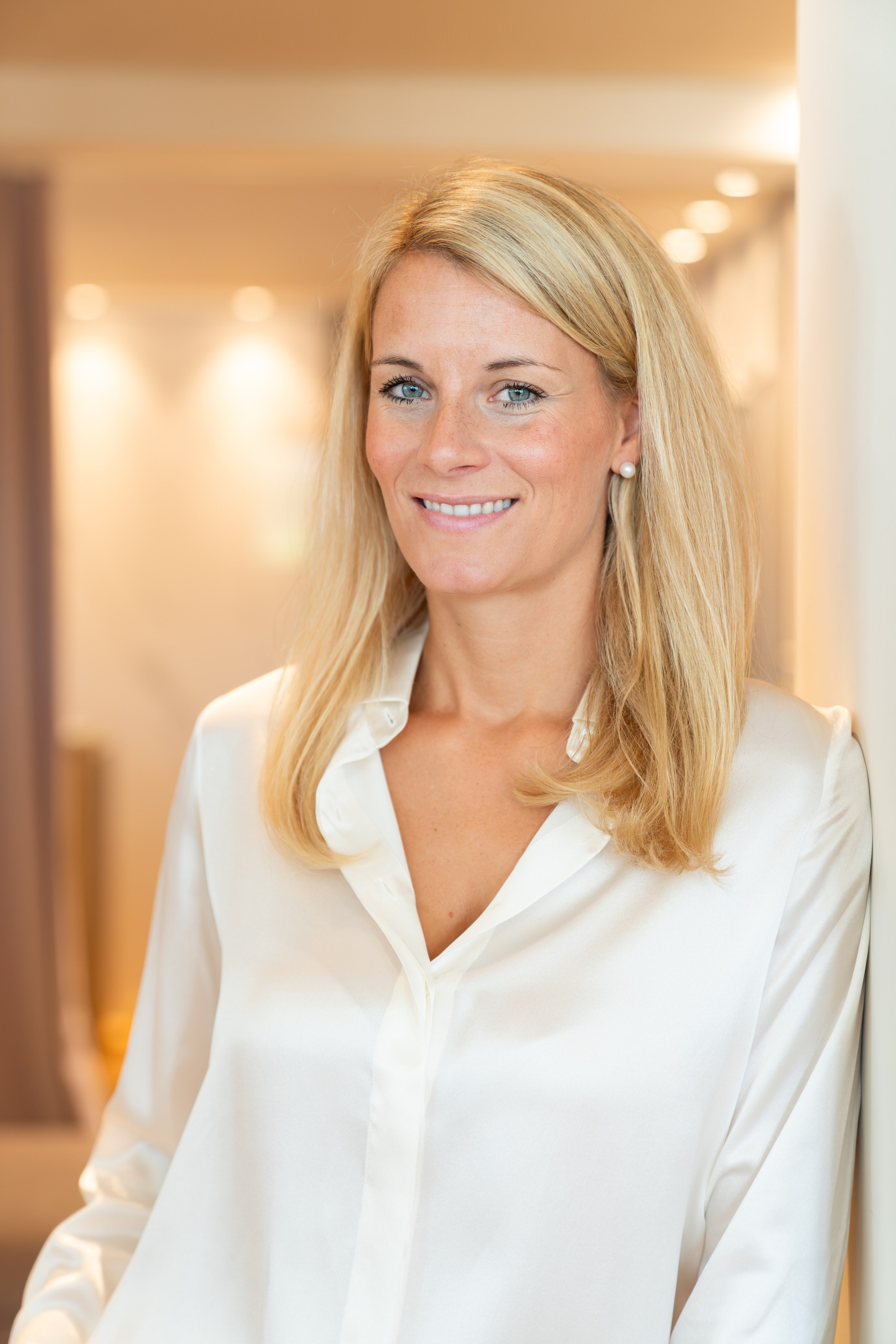 Personal Branding. Photographer in Zurich – Weddings, Portraits & Event Photography | Anetta Damm