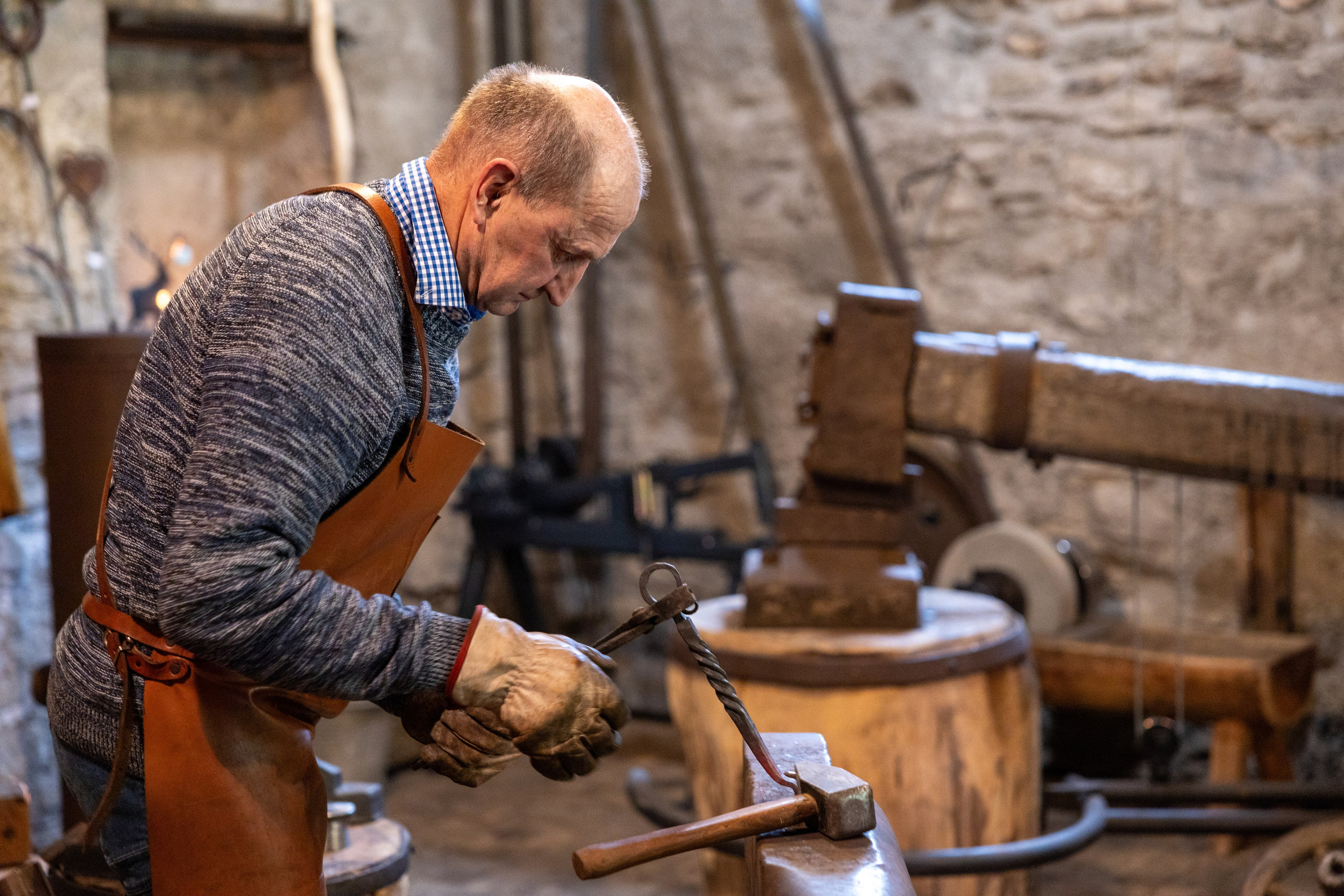 Schmied, Goldegg, 2024. Guzel Kolobova| Fotografin| Salzburg