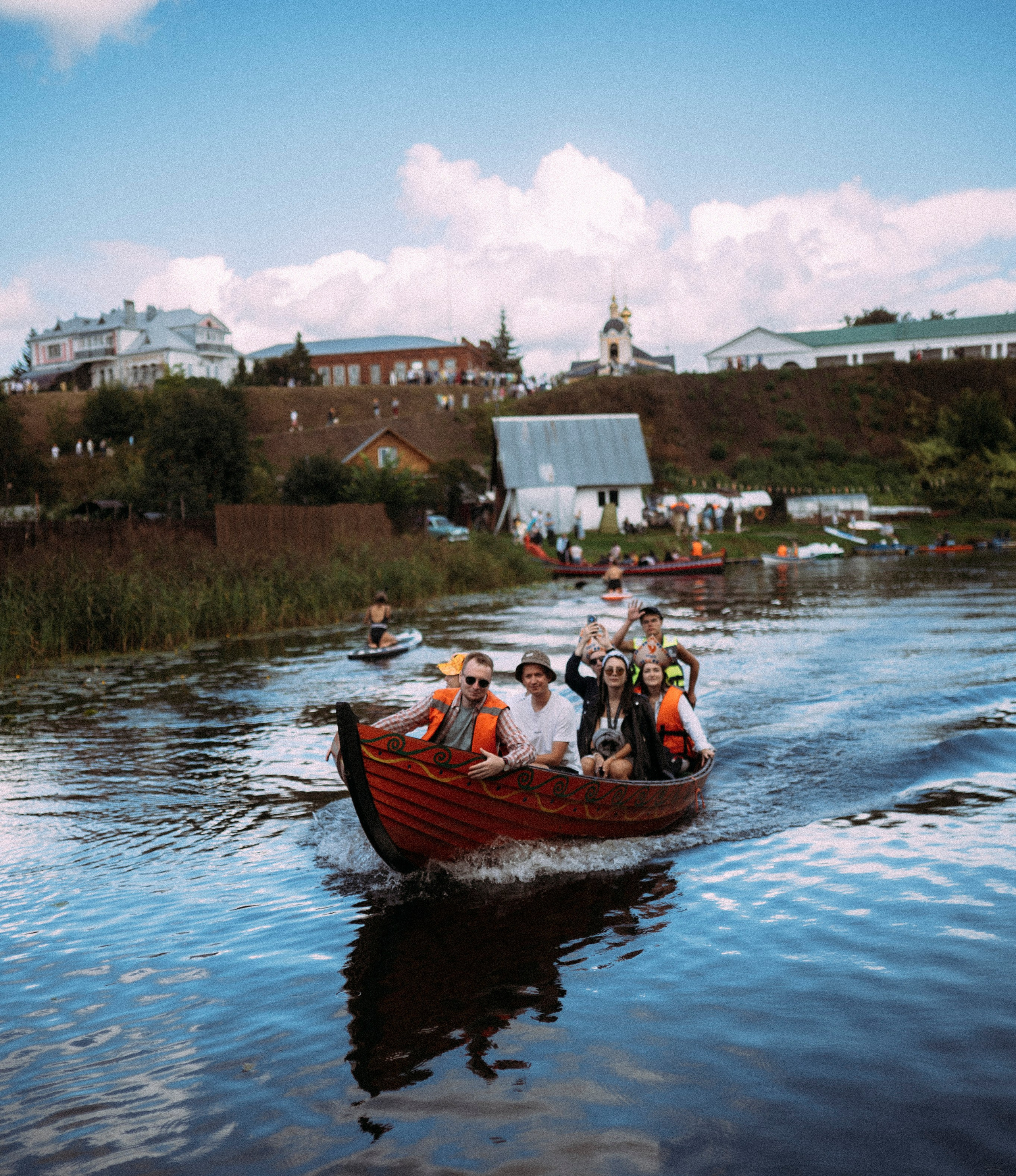 2024. Стрит-фотография, полная абсурда, идиотизма и красоты