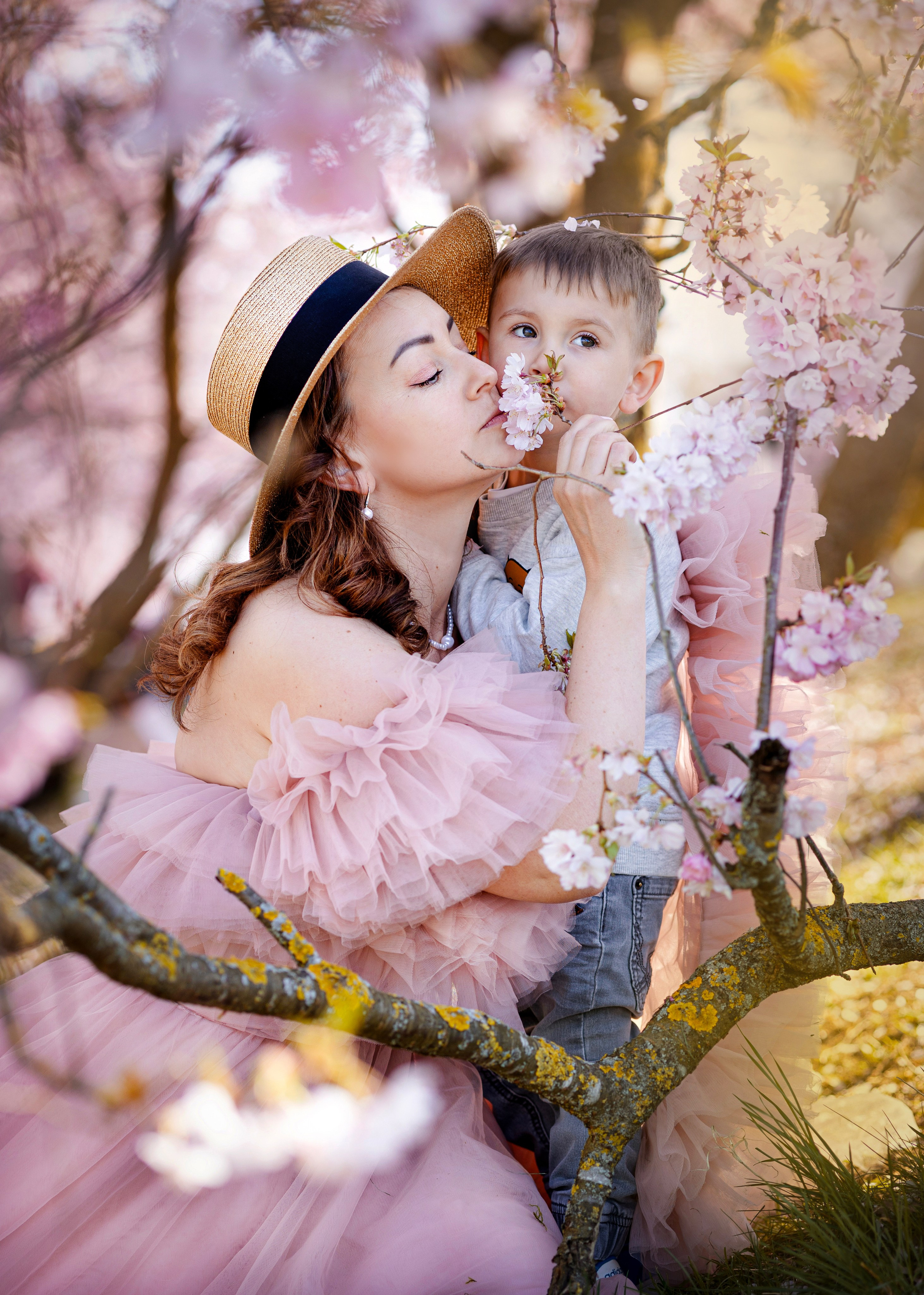 Cherry Blossoms in Munich. Photographer in Munich