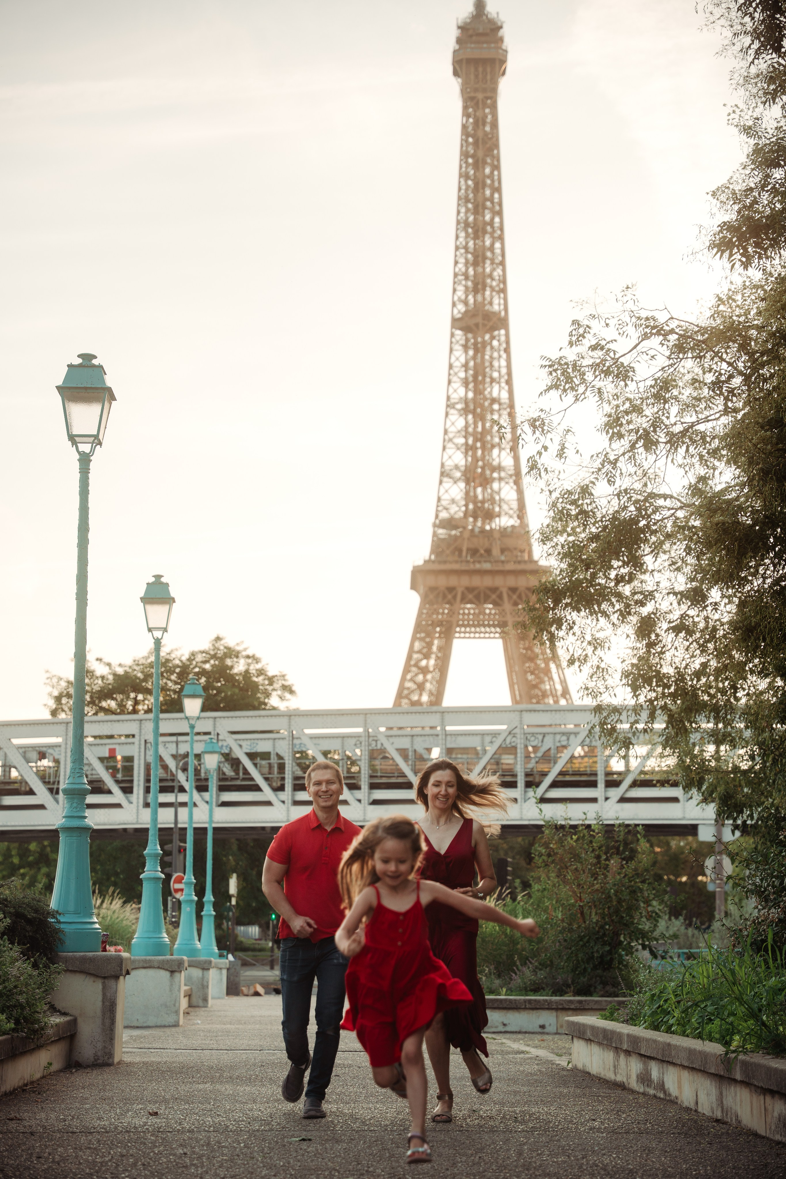 Maria, Vadim & Mila in Paris. Paris photographer — Polina Osipova