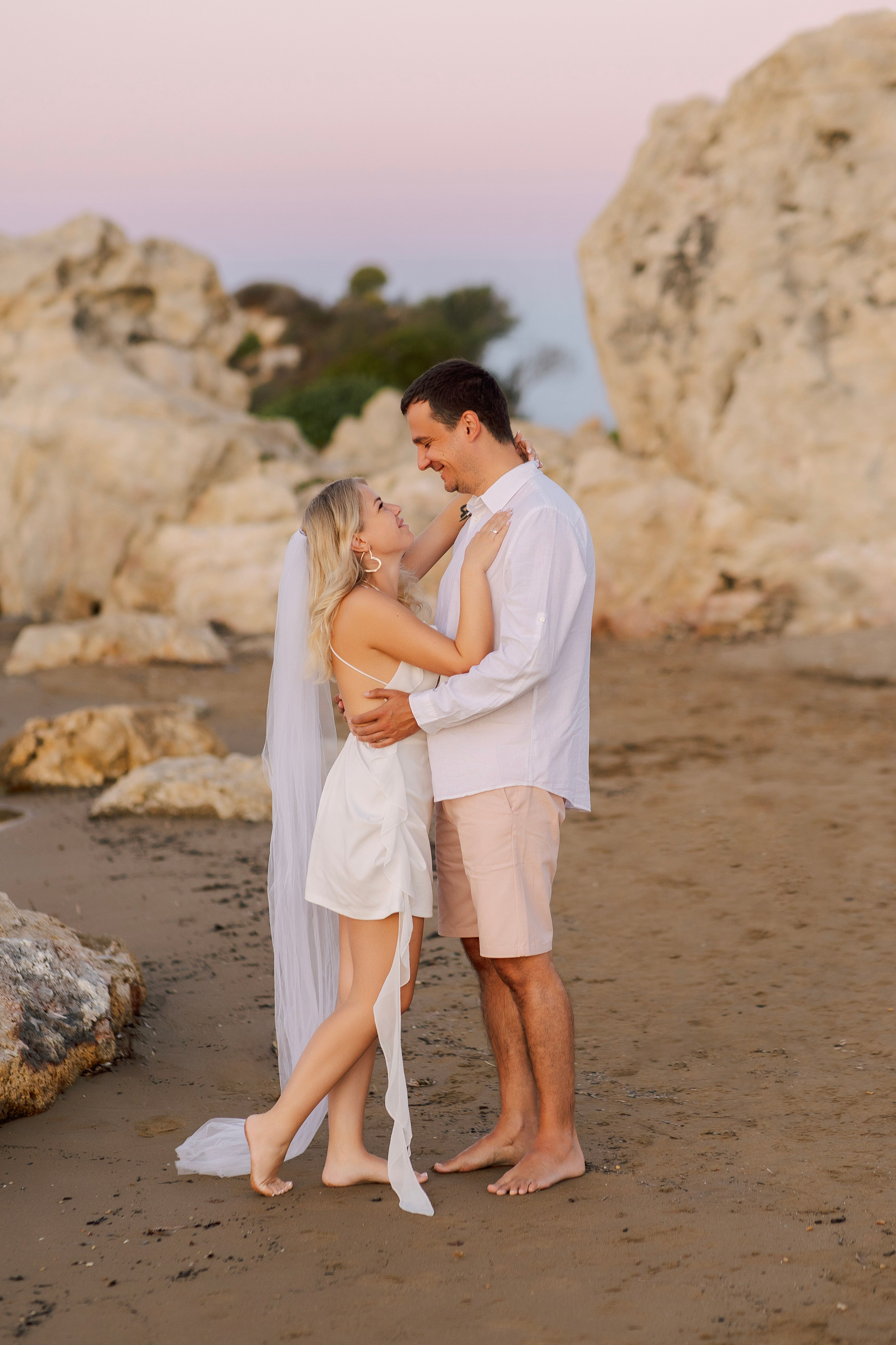 Sunset. Love Story on the beach in Side at sunrise. Professional Photographer in Alanya, Side, Belek, Antalya. Turkiye