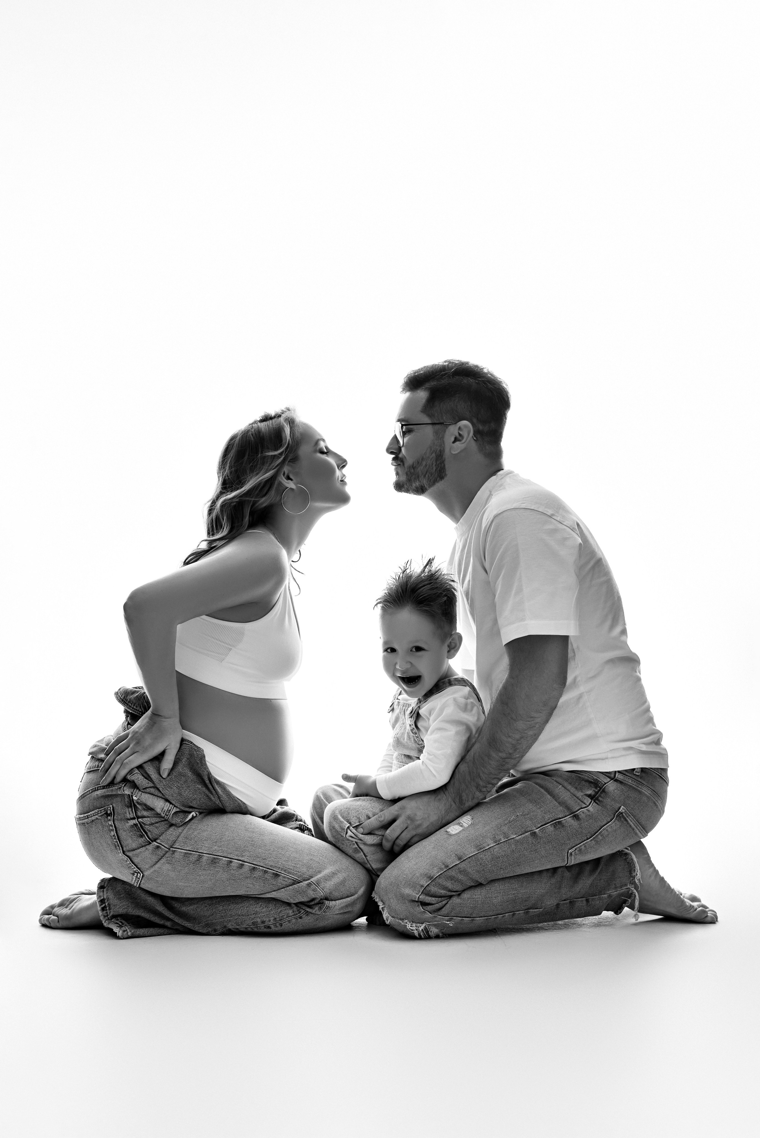 Dominika & Marcel & Markus. Krása tehotenstva v objektíve — Maria Milosovic, tehotenská fotografka