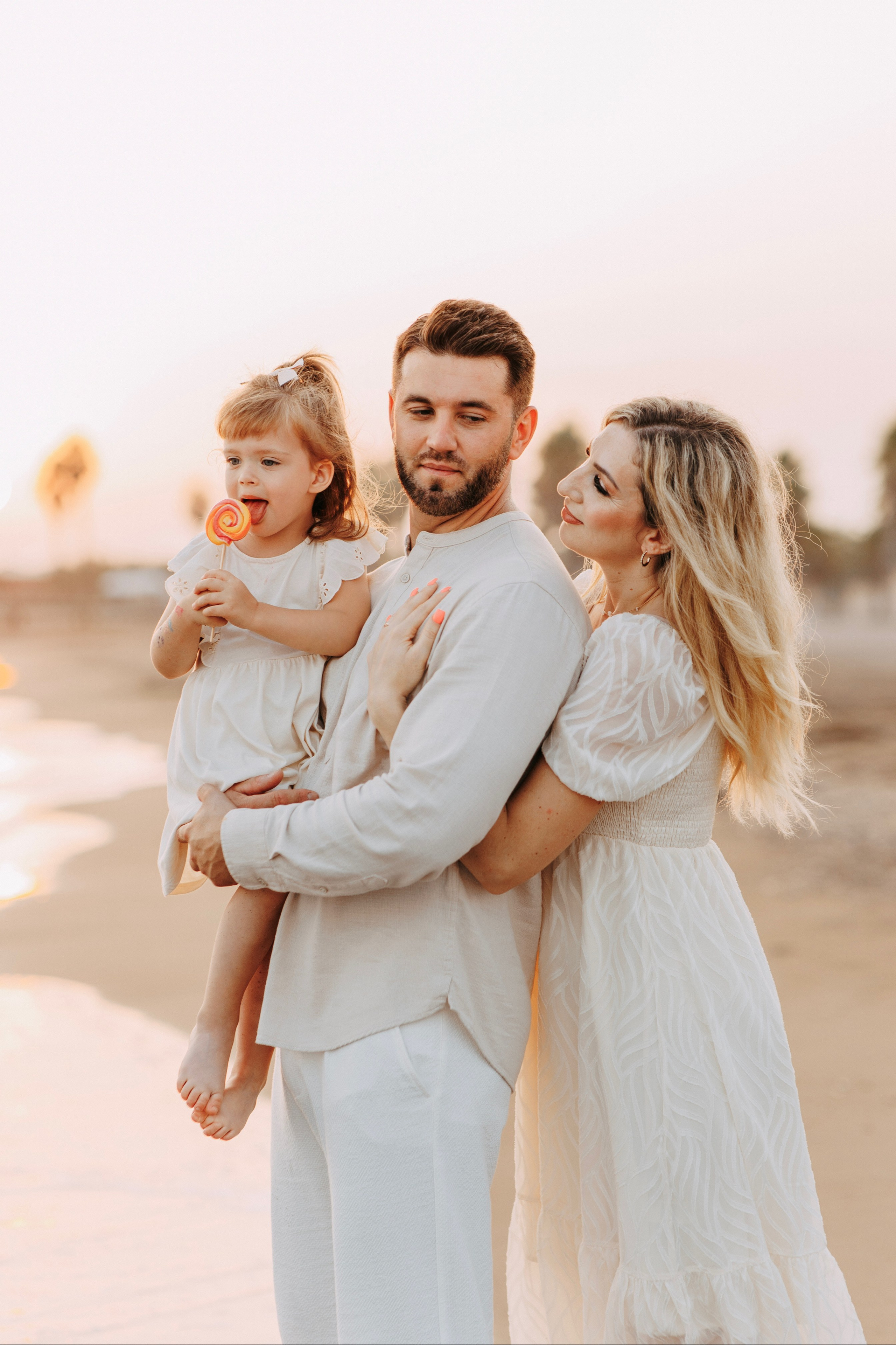 Professional Photographer in Belek Wedding  and Family Photographer in Belek. Family photo session on the beach in Belek. Alsu Develi |. Professional Photographer in Alanya, Side, Belek, Antalya. Turkiye