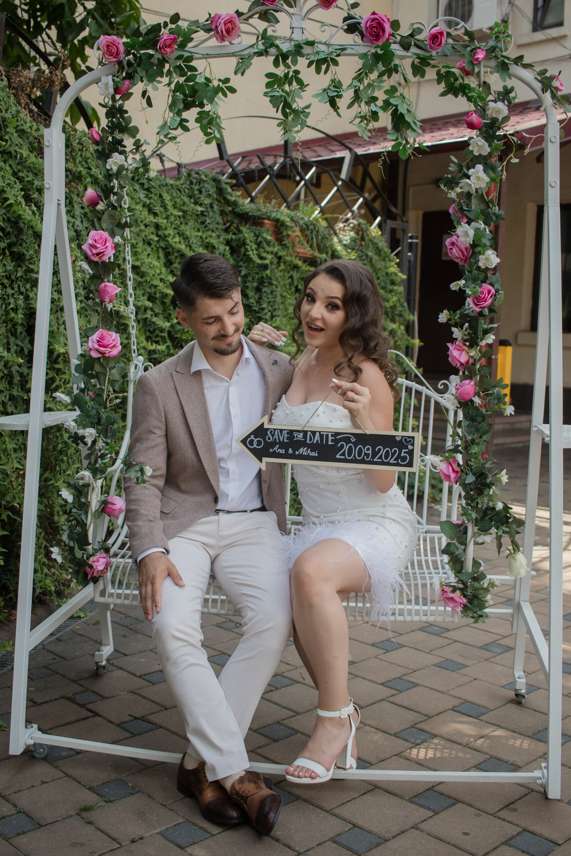 Ana & Mihai. Fotograf si videograf — evenimente si studio