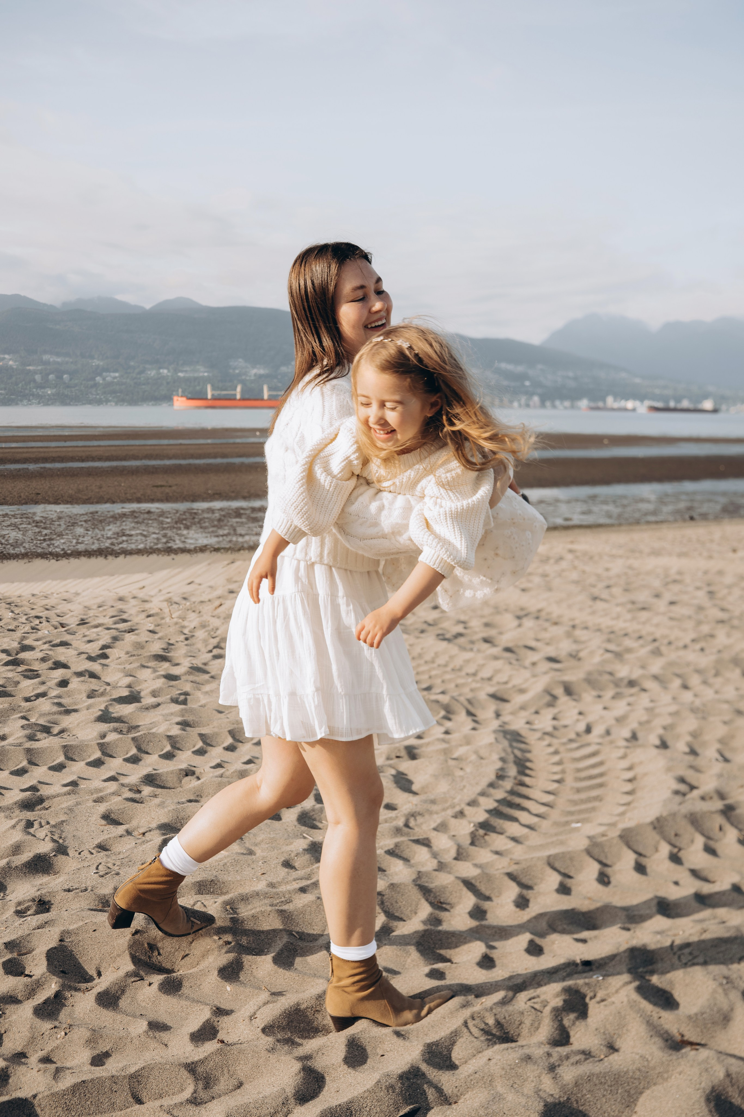 Mia & Anna. Vancouver Photographer | Catherine Vashchenko