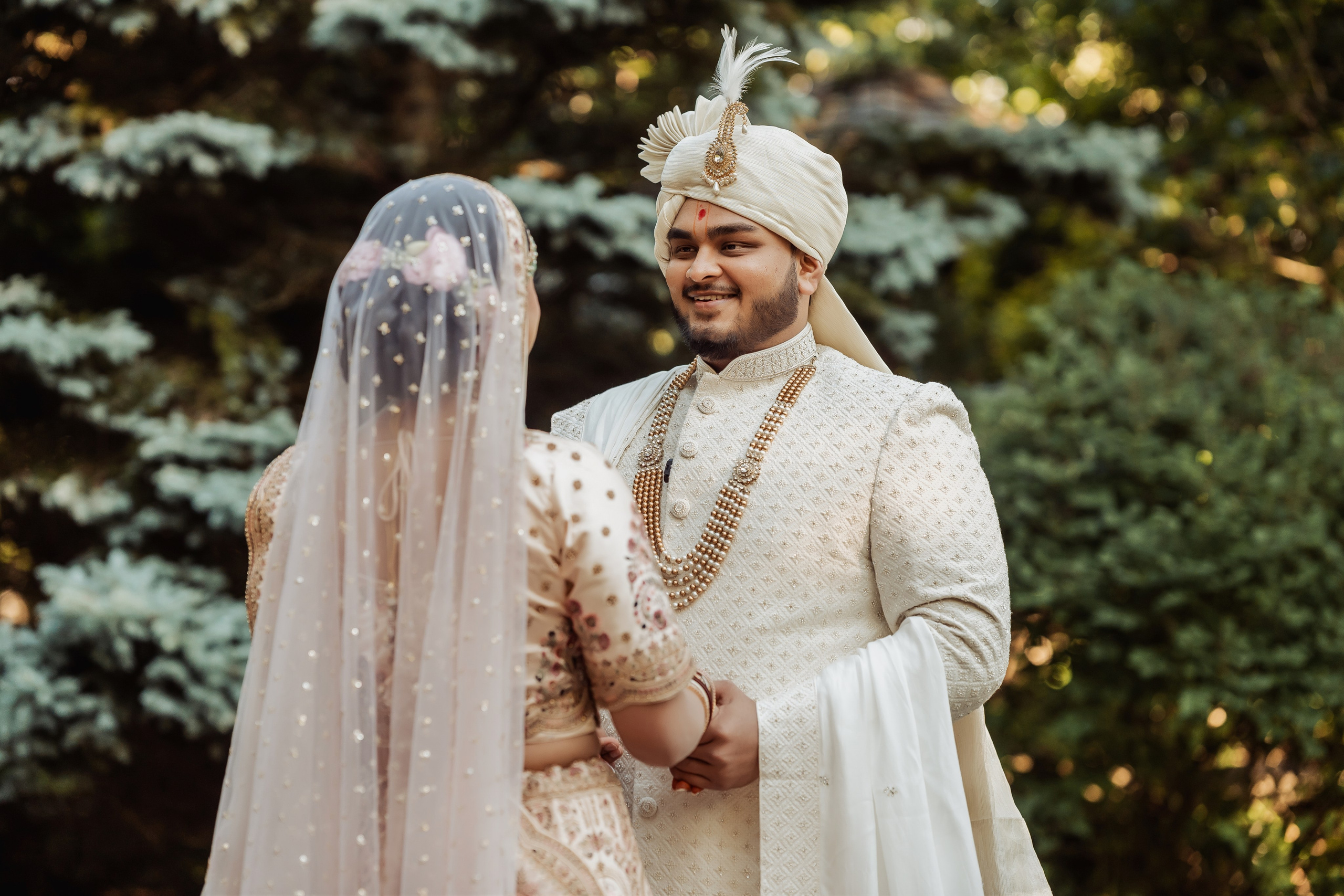 Darshil & Shailja. Wedding Photographer & Cinematographer studios