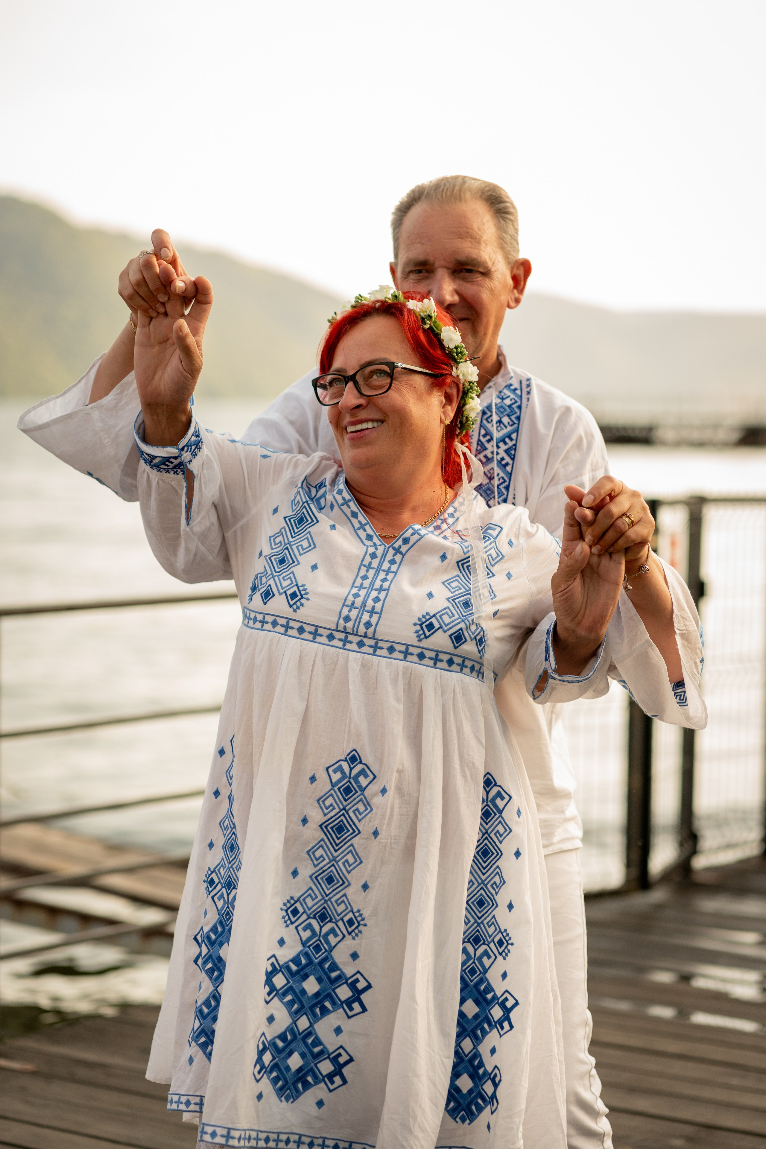 Imortalizează emoția reînnoirii jurămintelor la Nunta de Argint printr-o ședință foto profesională. Momente autentice, povești de iubire. Fotograf de evenimente, portret si lifestyle