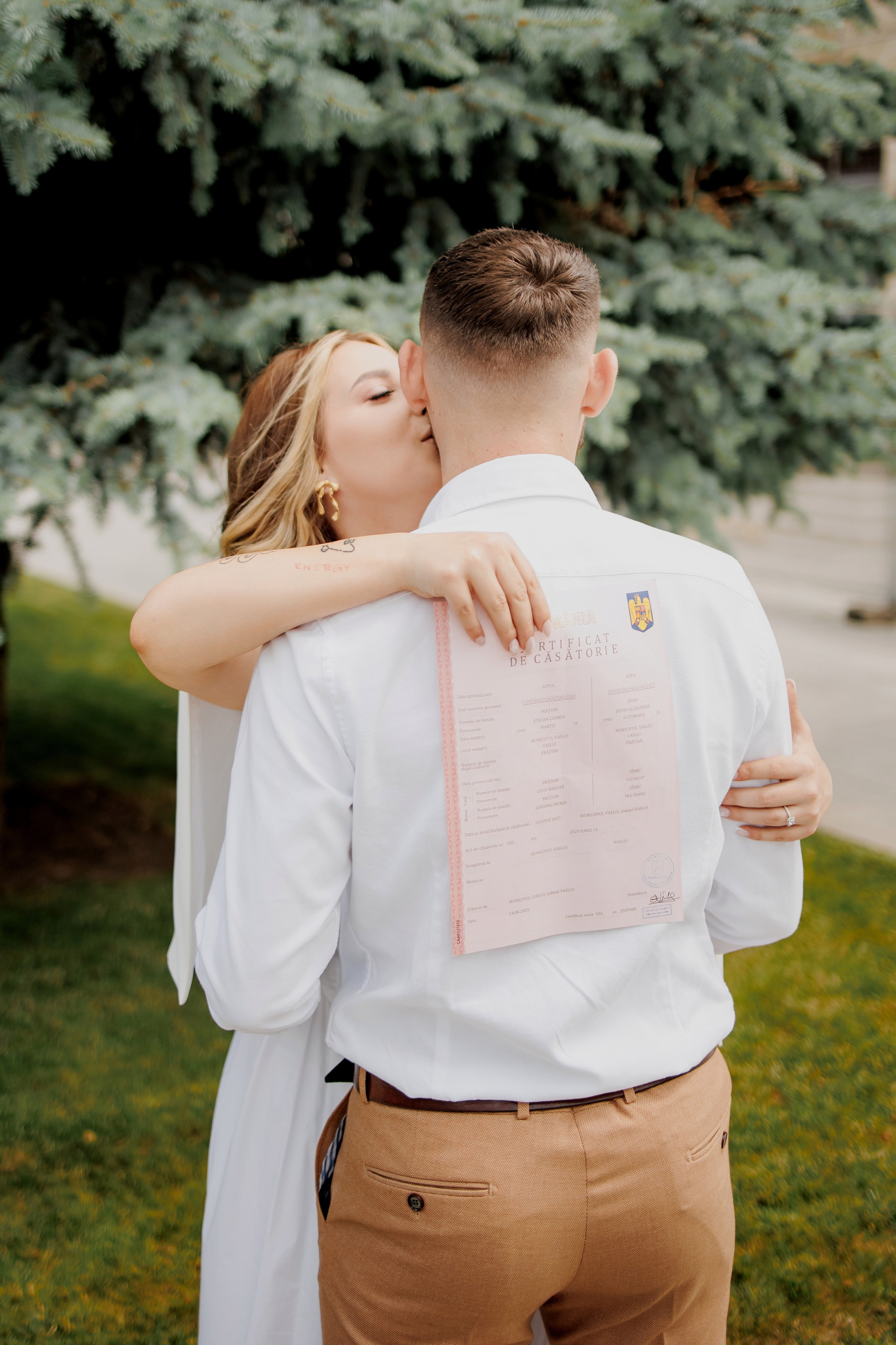 Alexandra & Stefan. Wedding Photographer, based in Iasi, Romania, but will travel all over the globe to make sure you look amazing in all your wedding photos