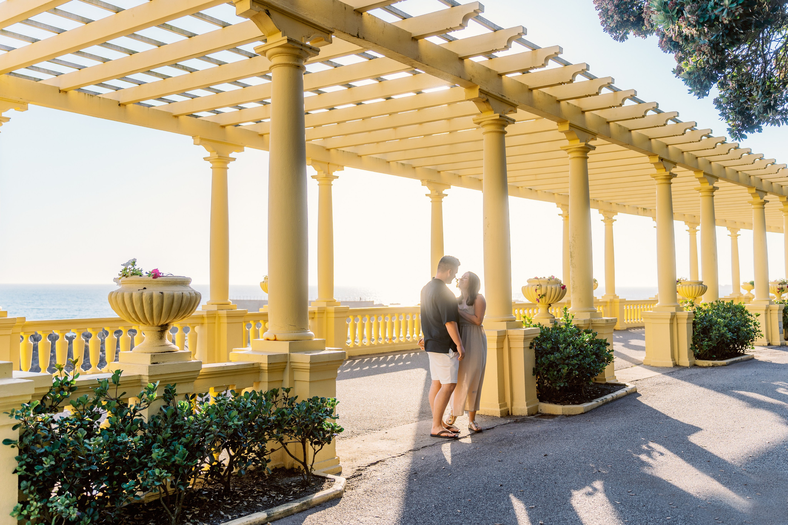 LOVE STORY ON THE BEACH. Photographer in Portugal Polina Gotovaya