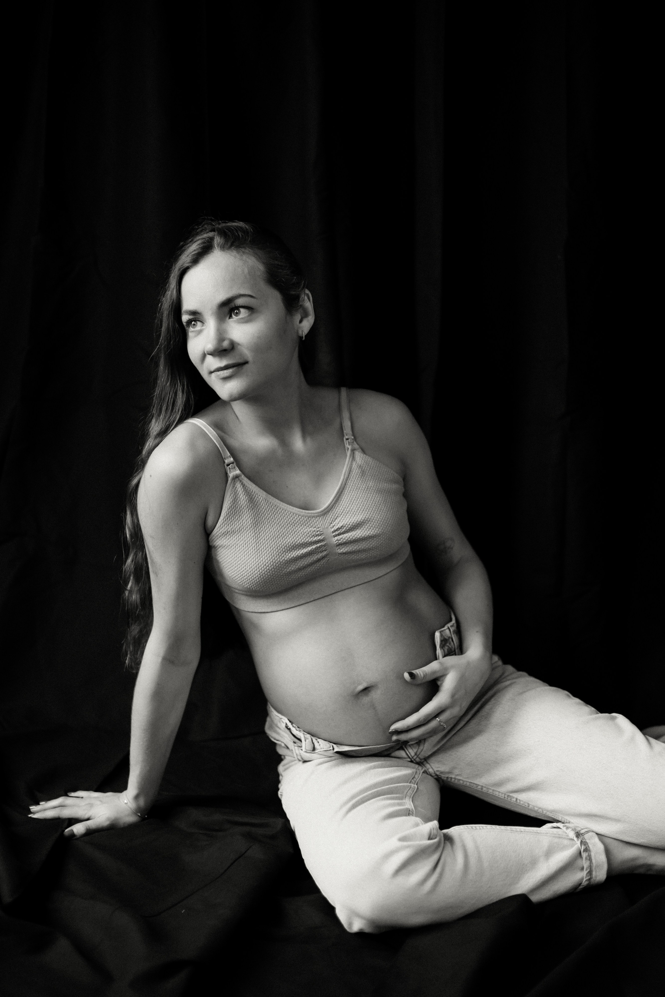 Pregnancy shooting at home. Elena Gorobets. Photographer in Zagreb