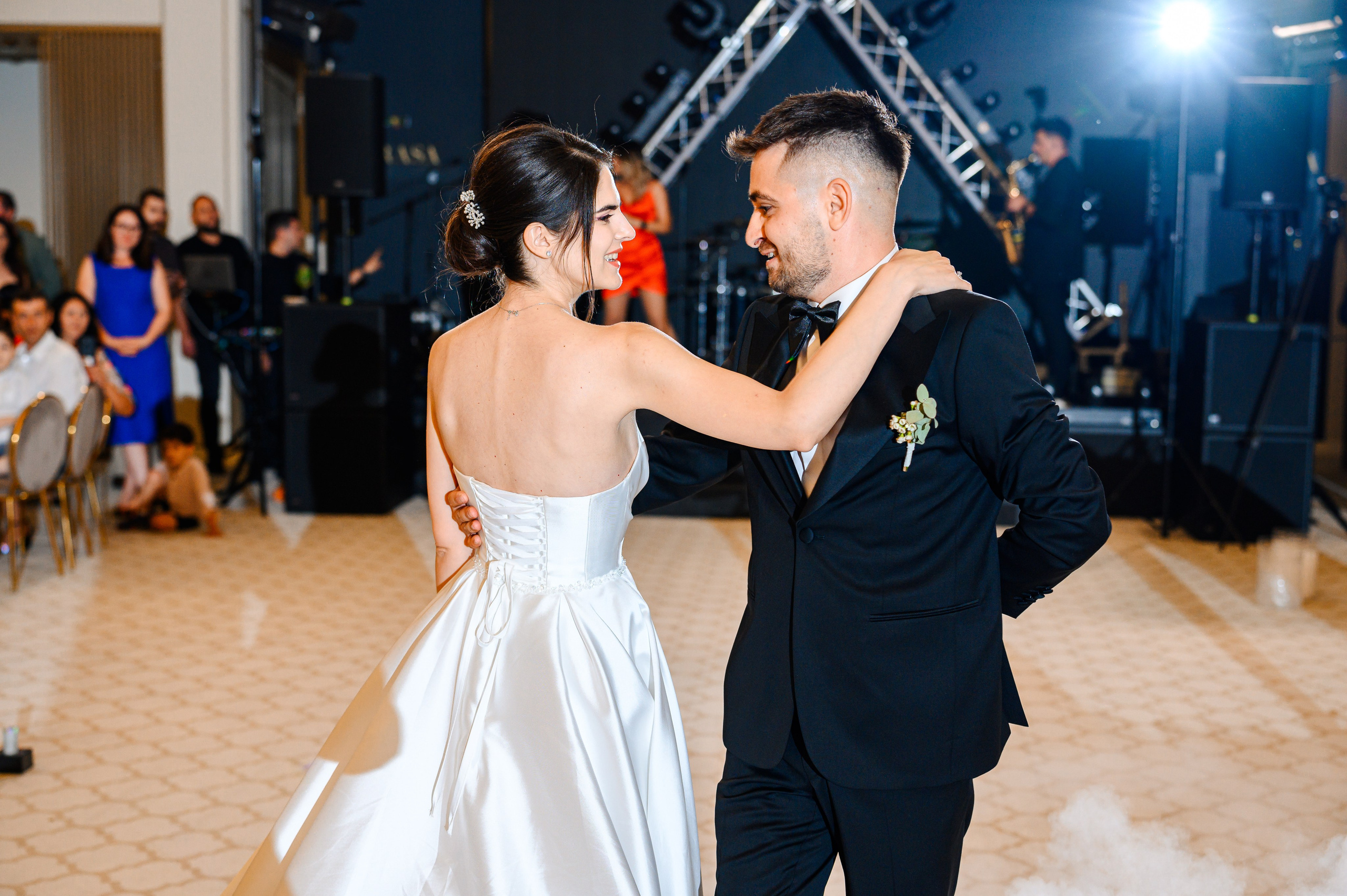 Madalina & Ovidiu. Mugurel Olteanu Fotograf