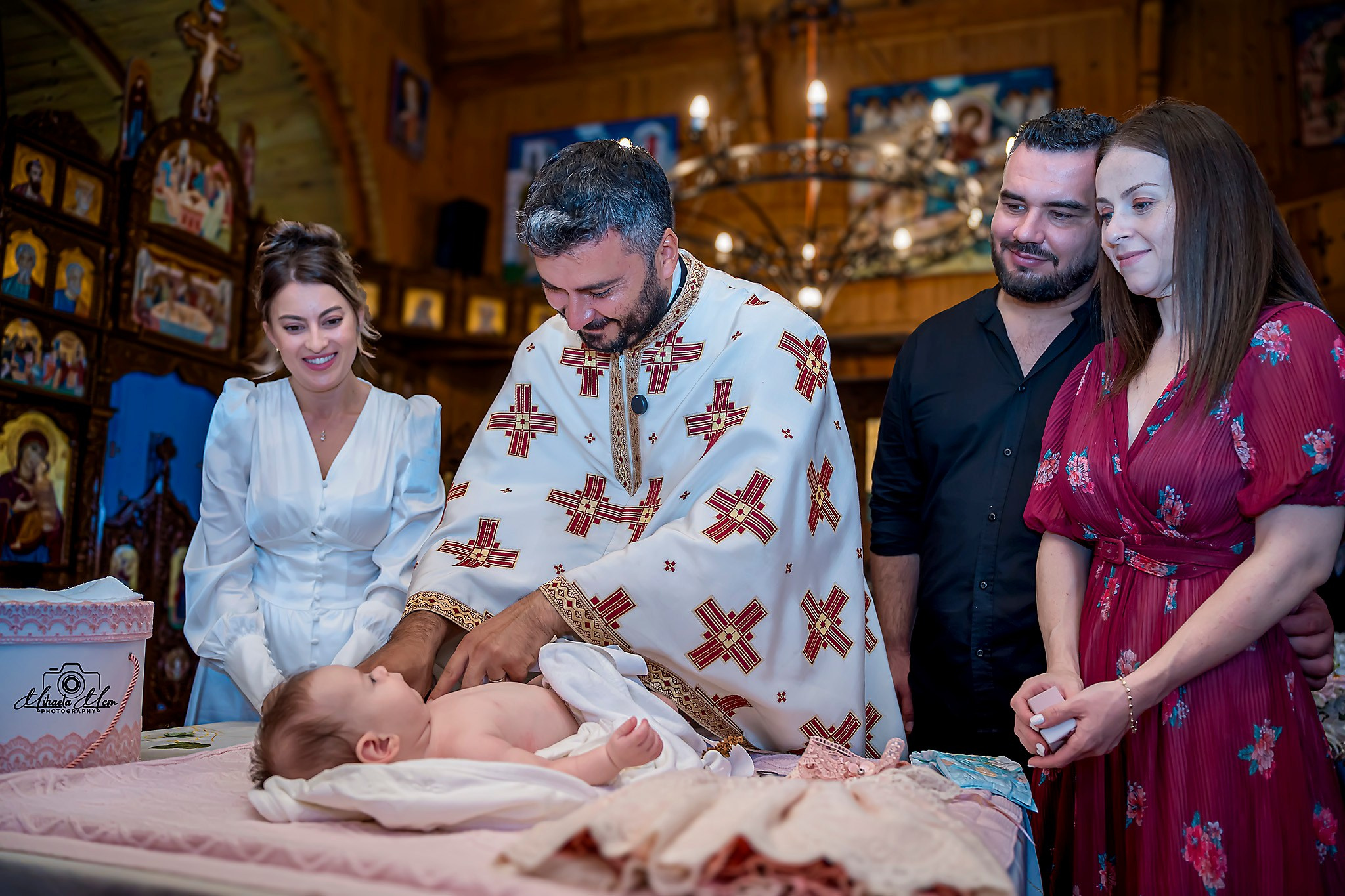 Fotograf botez Constanta. Servicii foto video Bucuresti. MCM Happy Studio – Fotograf & Videograf Evenimente | Nuntă & Botez