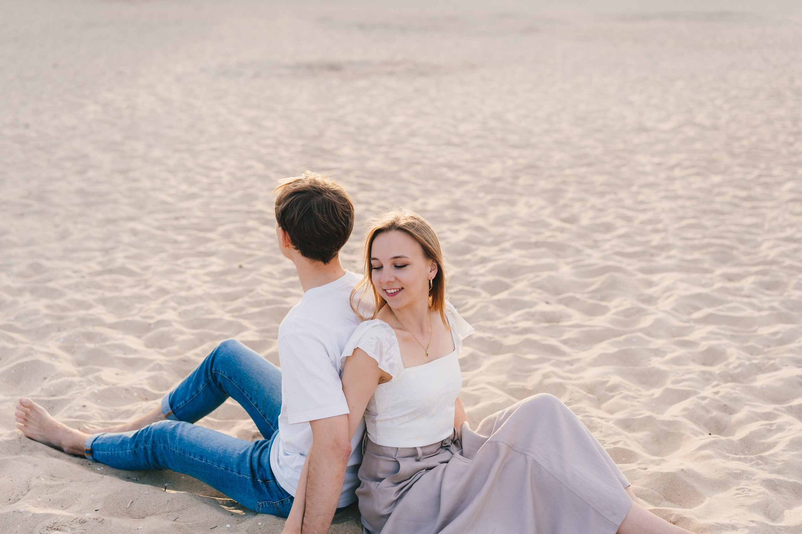 Gracjana i Damian, sesja narzeczeńska nad morzem. Fotograf ślubny & lifestyle Gdańsk, Karolina Baczewska