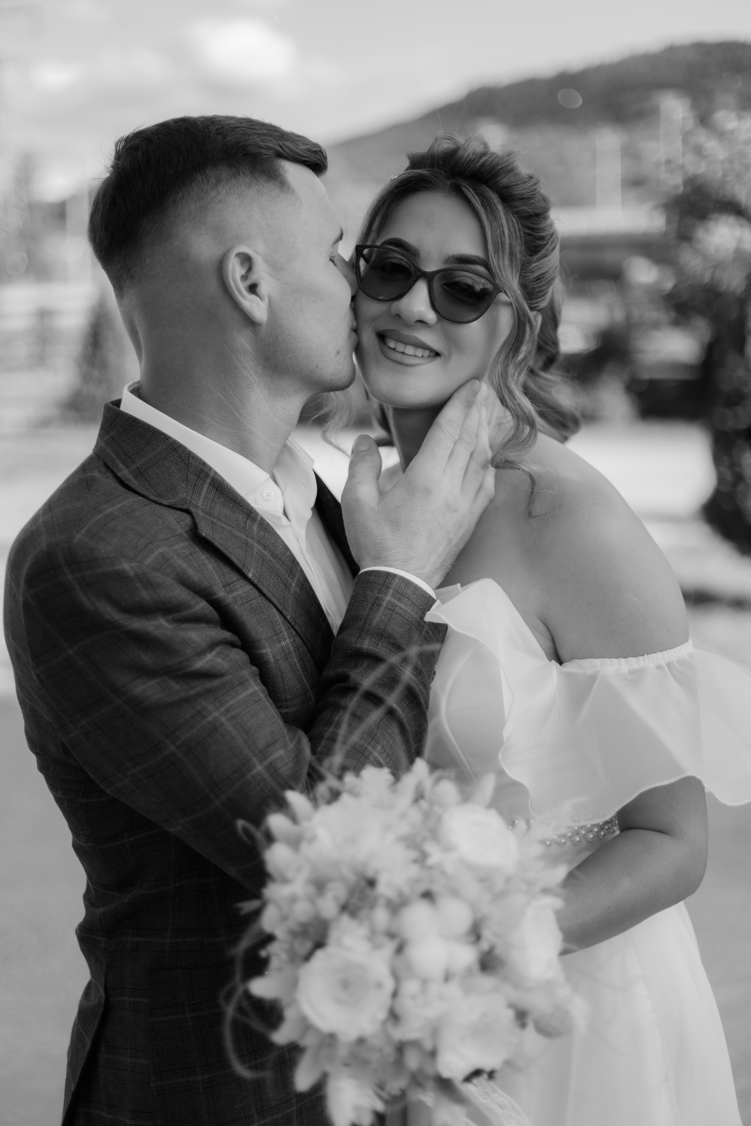 Oana & Vasile. Fotograf si videograf — evenimente si studio