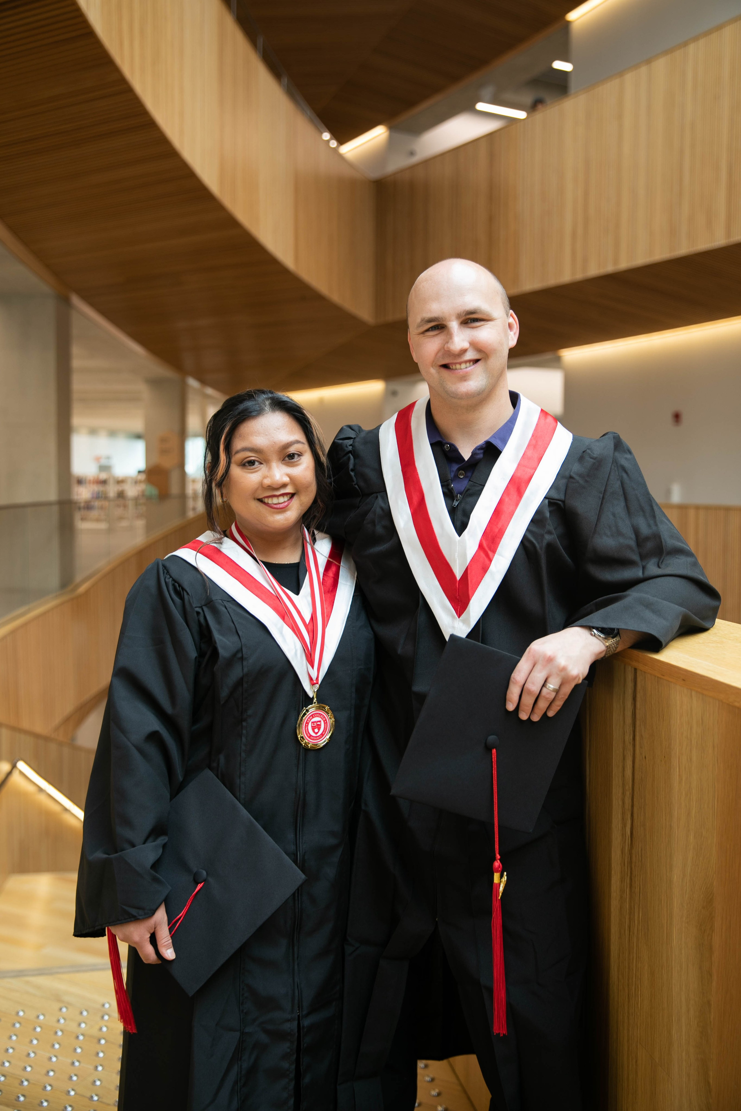 Hoeving Graduation — Downtown Calgary. Fotografía accesible en Calgary