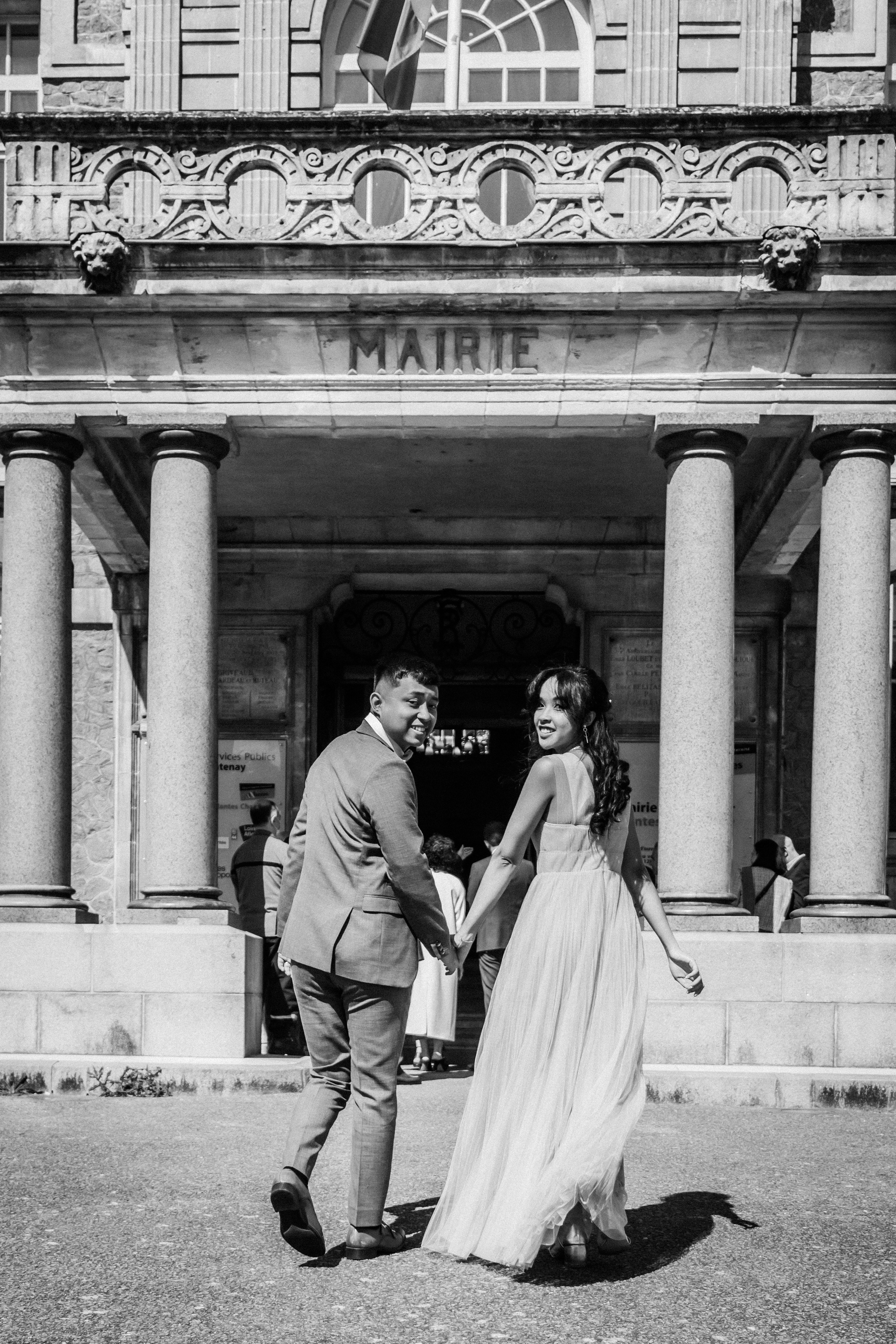 Photo de mariage en noir et blanc – instant d’émotion capturé avec douceur