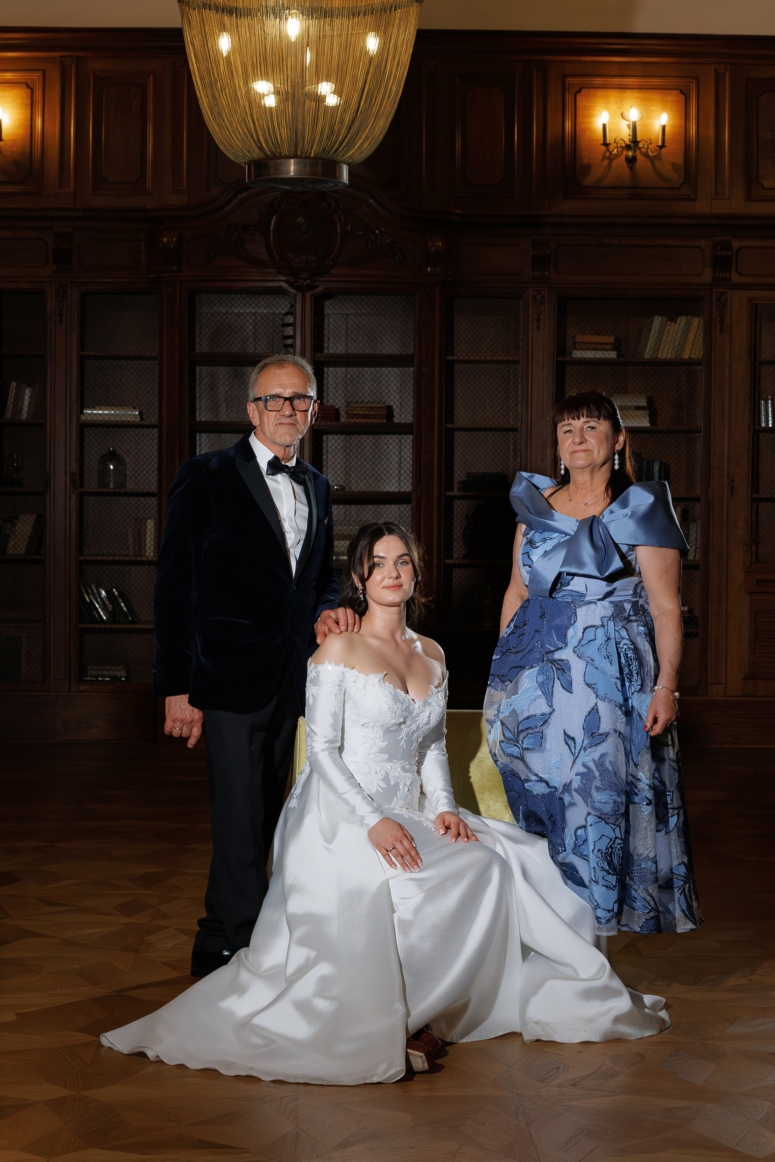 Wiktoria & Kacper. Pałac Goetz. Fotograf ślubny i rodzinny w Krakowie Yana Klymova