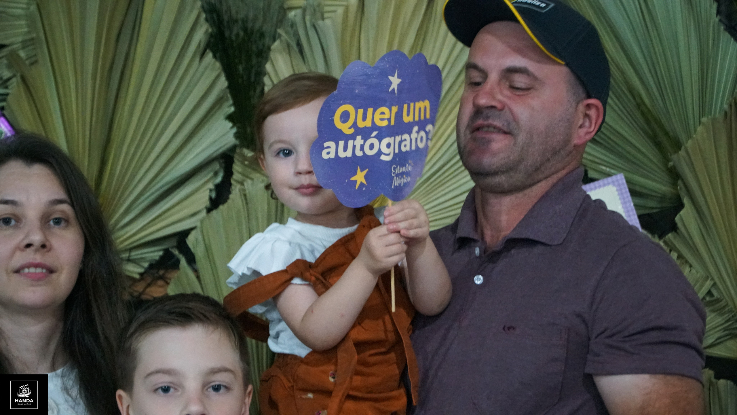 Noite autógrafos colégio Aurélio Buarque de Holanda. Handa Produções