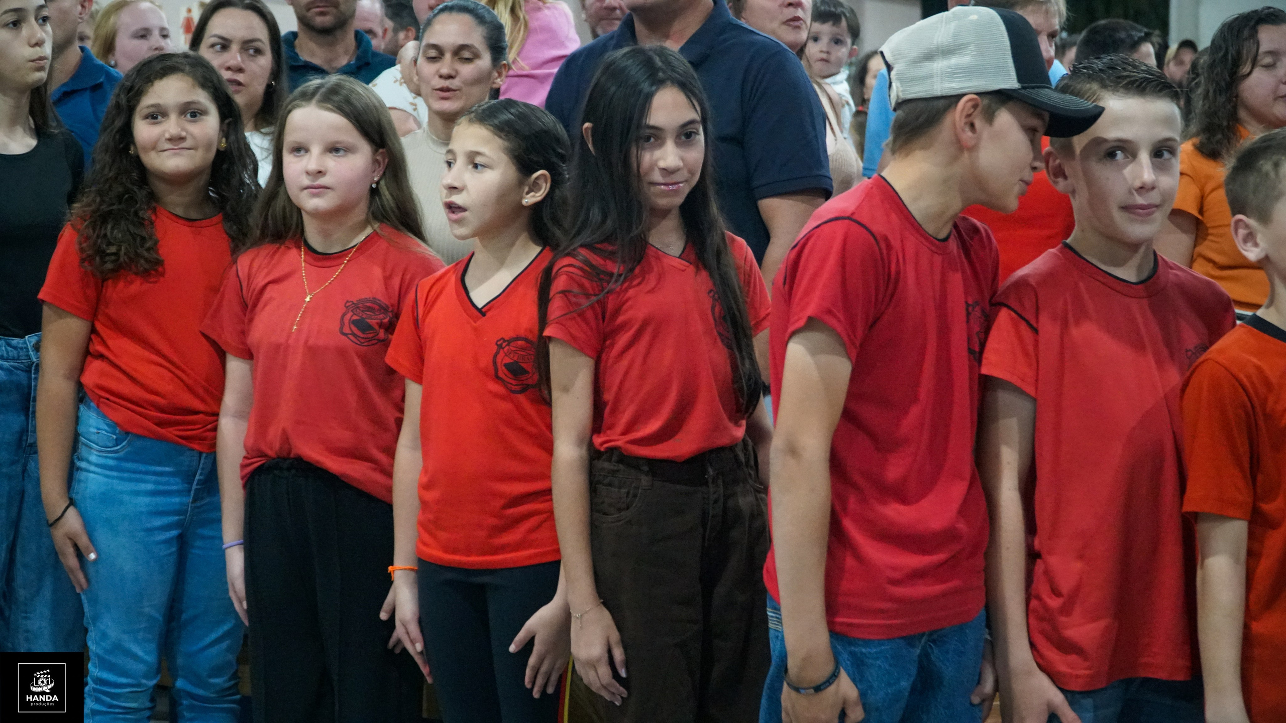 Noite autógrafos colégio Aurélio Buarque de Holanda. Handa Produções
