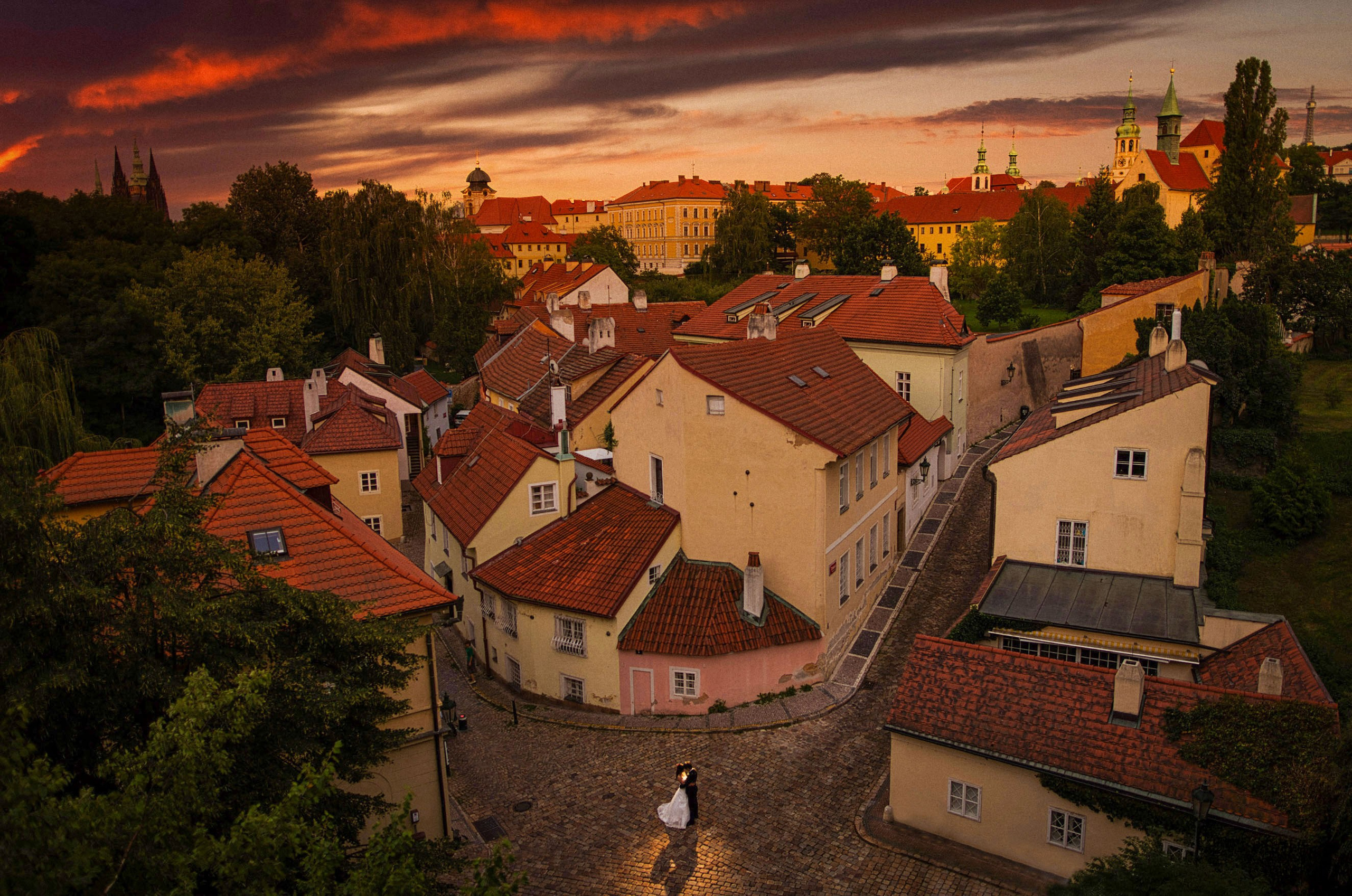 Engagements. Northeast Ohio (Cleveland, Youngstown, Akron) Wedding Photography