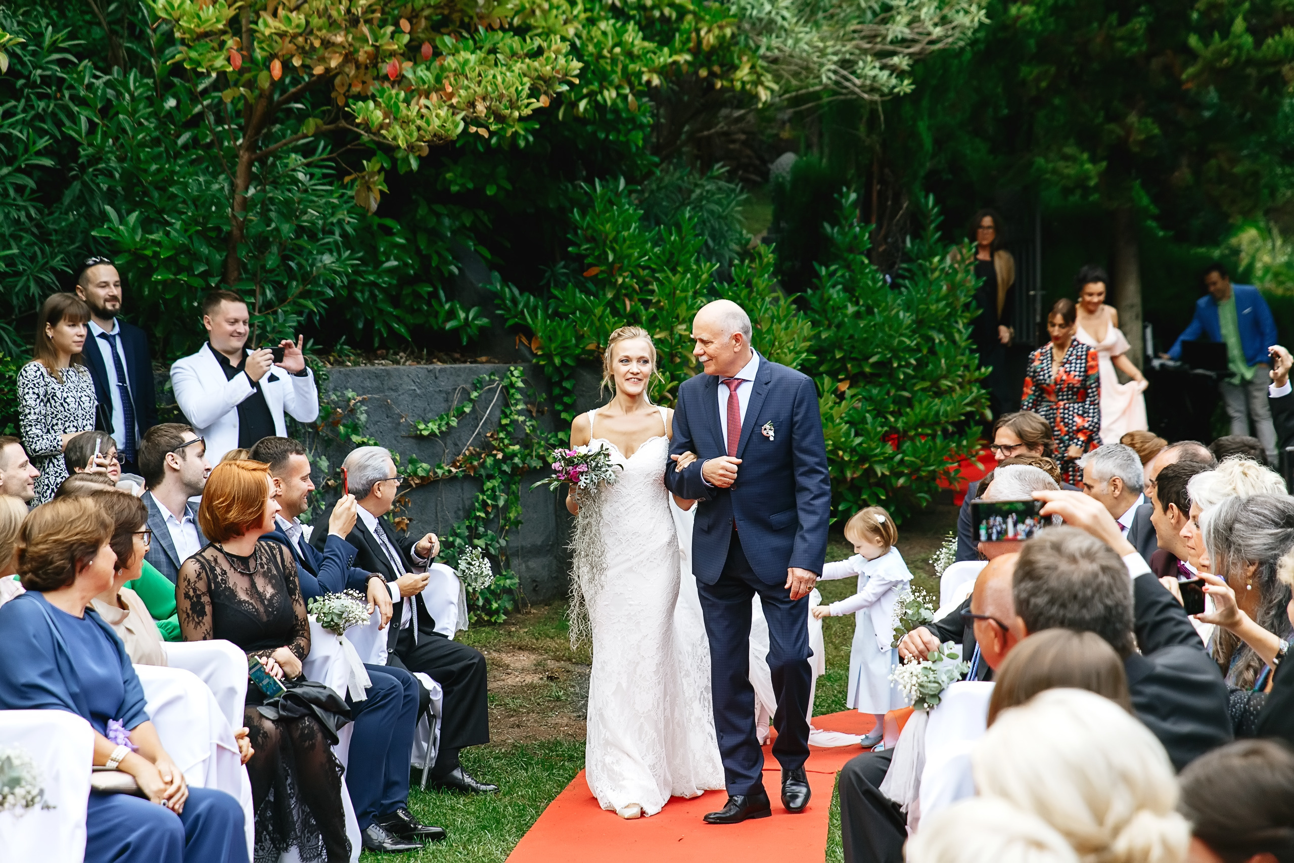 Anna & Miki. Destination photographer in Barcelona, Spain, Europe, Worldwide - Andr